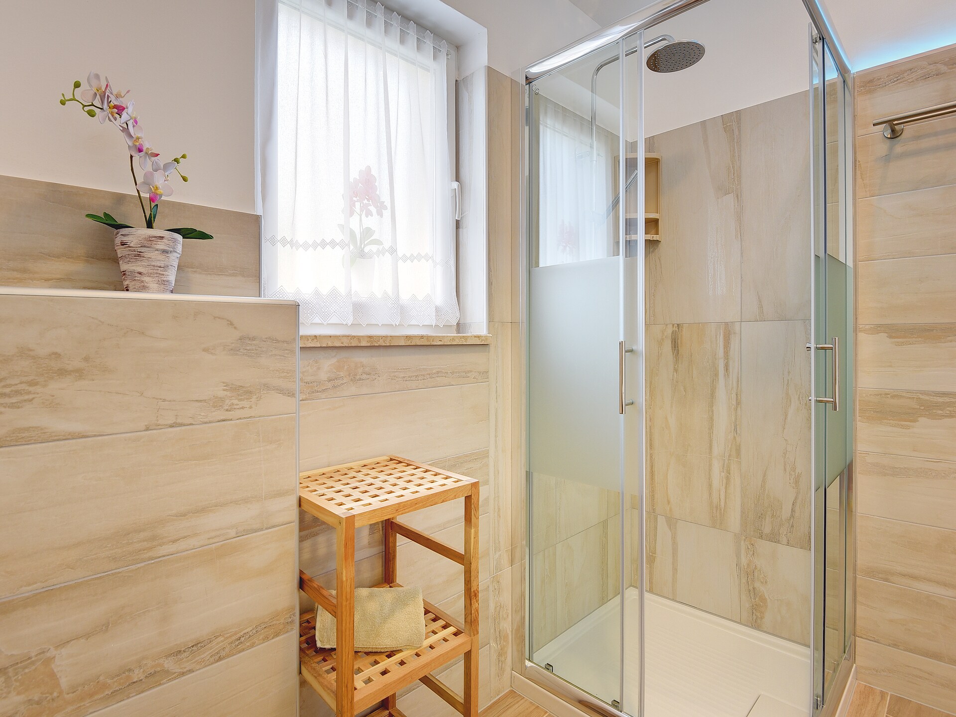 Moderne villa bij Novigrad met privézwembad en landelijk uitzicht - foto 17