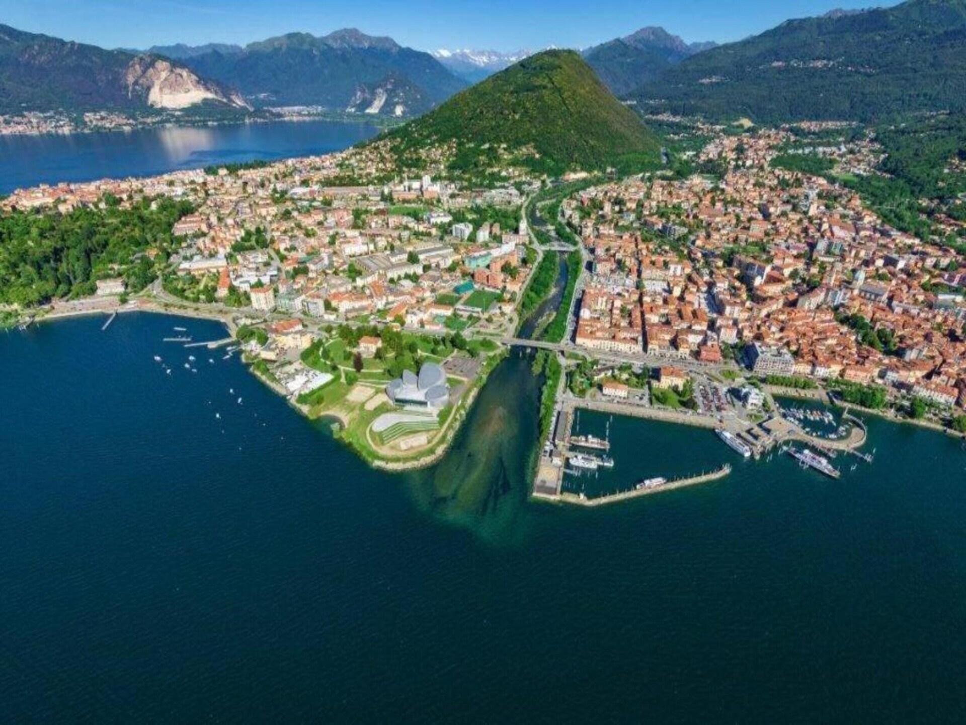 Luxe vakantiehuis Cielo d'Italia in Verbania met bubbelbad - foto 25