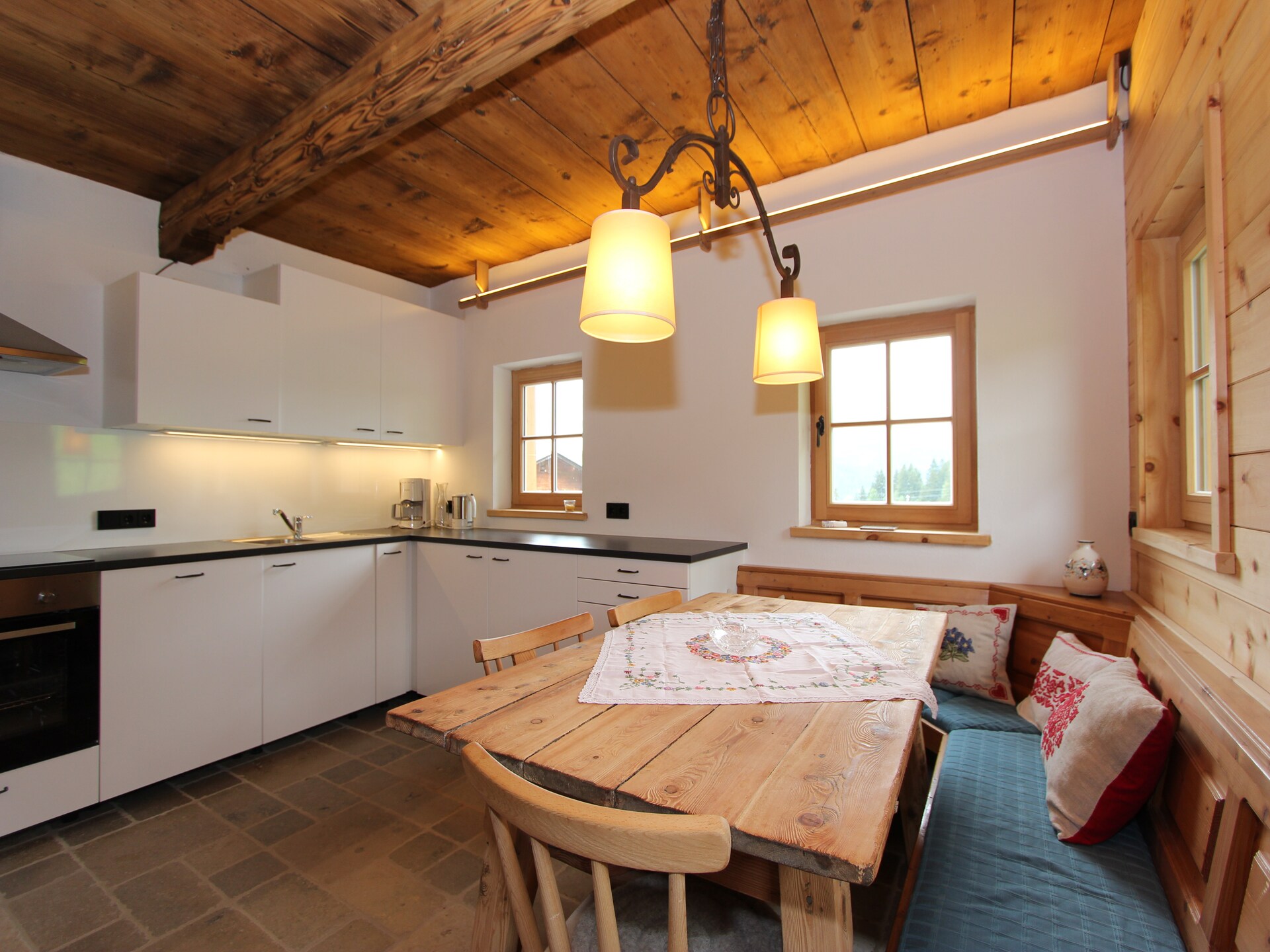 Historisch chalet direct aan de skipiste in St. Johann in Tirol voor 10 personen - foto 9