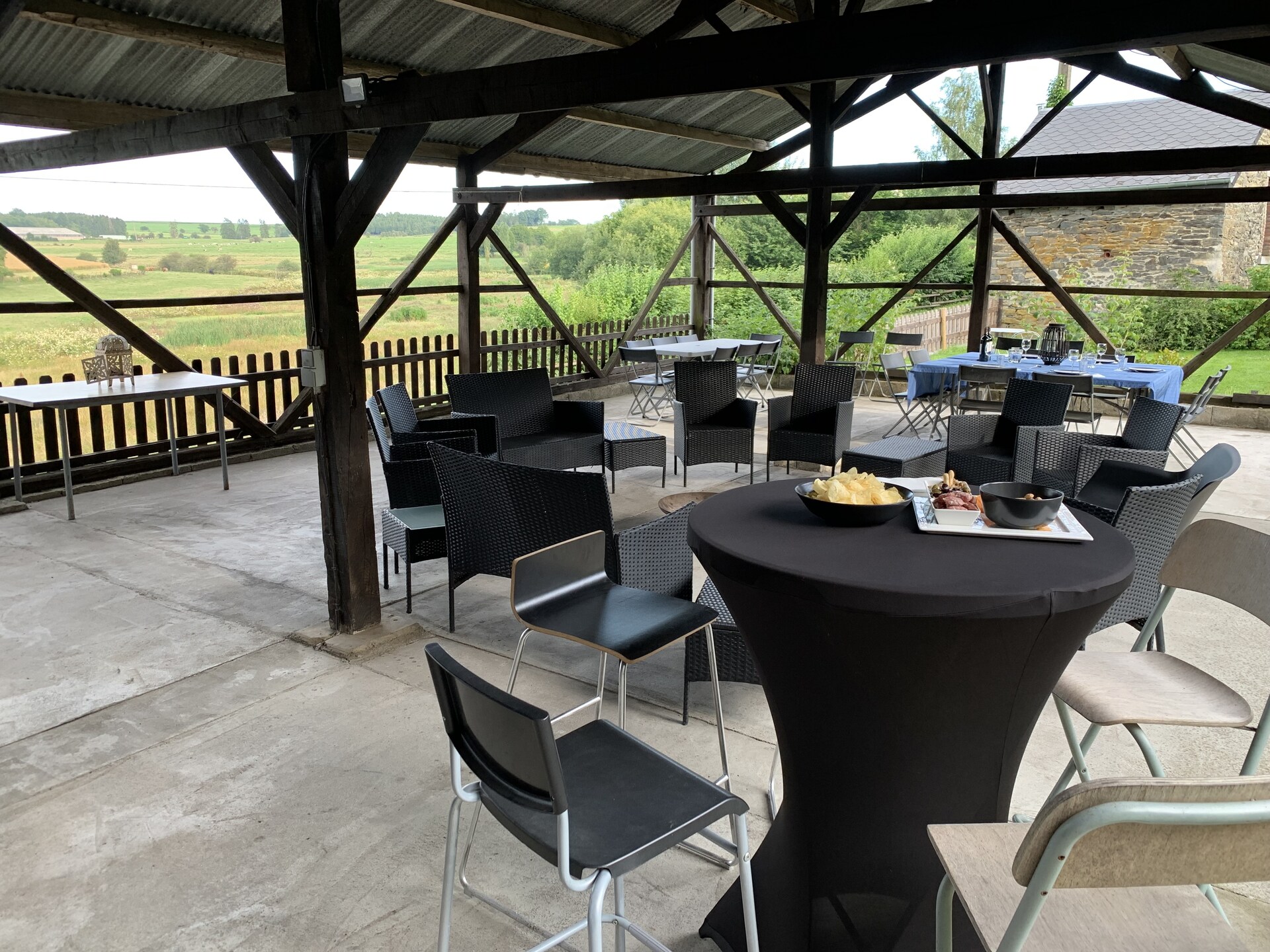 Rustiek verbouwde boerderij voor 14 personen in Tavigny - foto 54