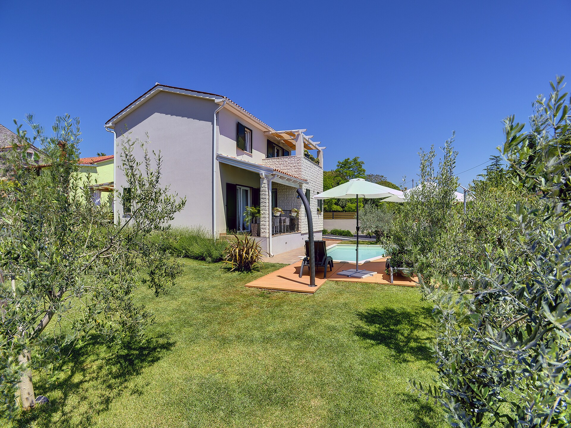 Moderne villa met privézwembad nabij Pula, 3 km van strand - foto 29