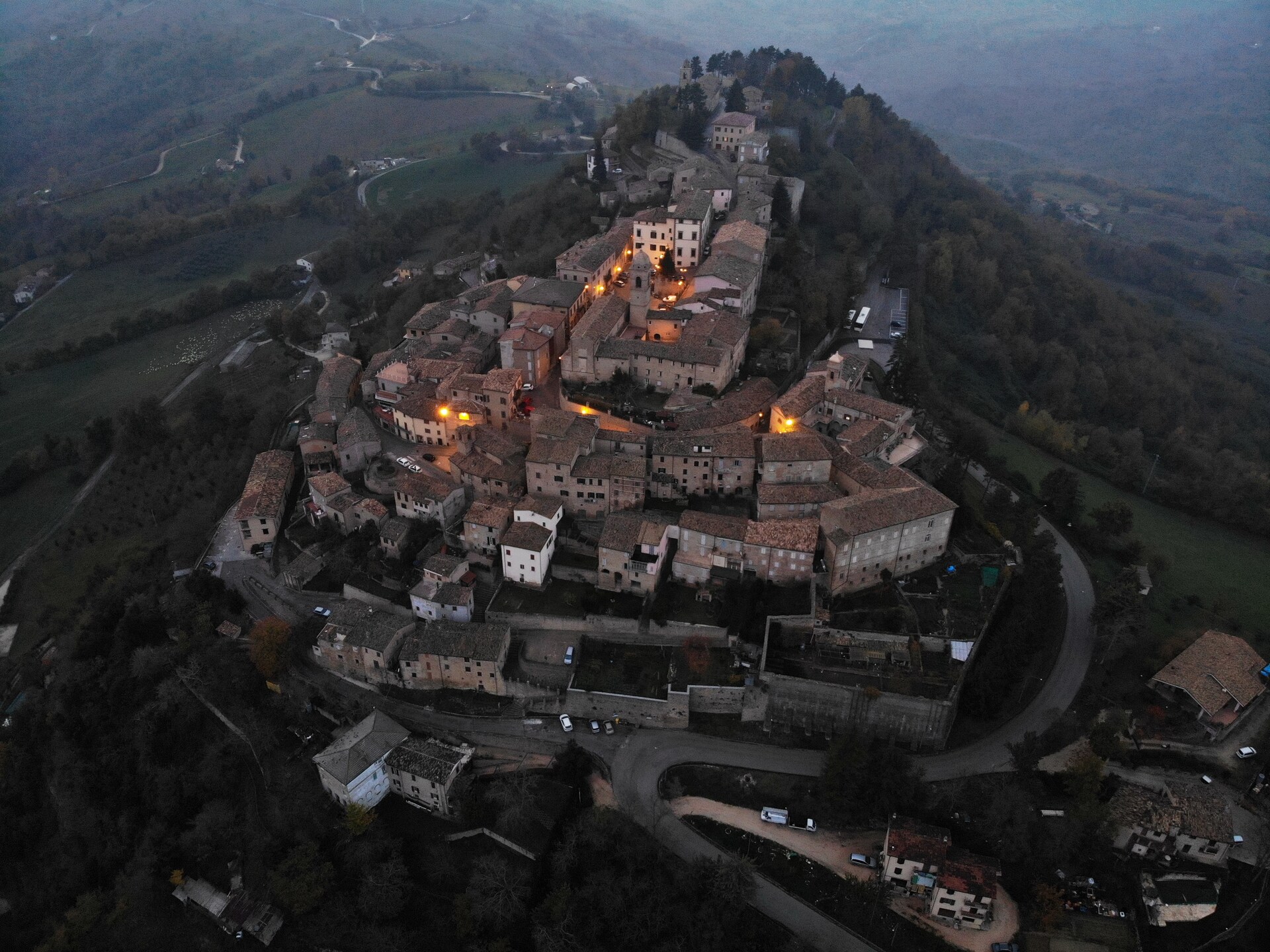 Landhuis met privézwembad in de heuvels van Monte San Martino - foto 34