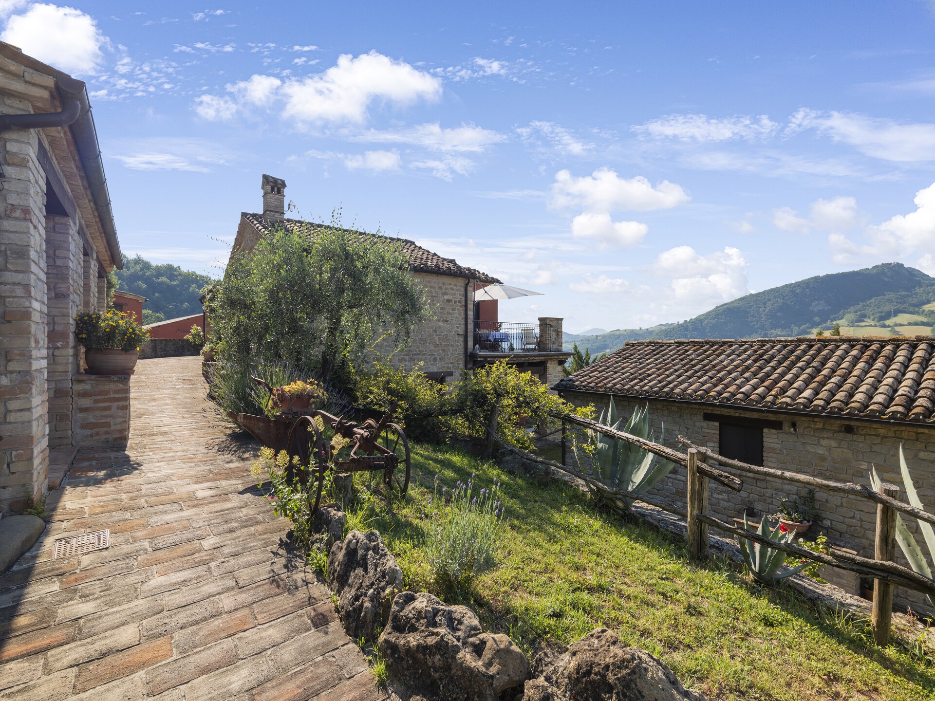 Landhuis met privézwembad in de heuvels van Monte San Martino - foto 30