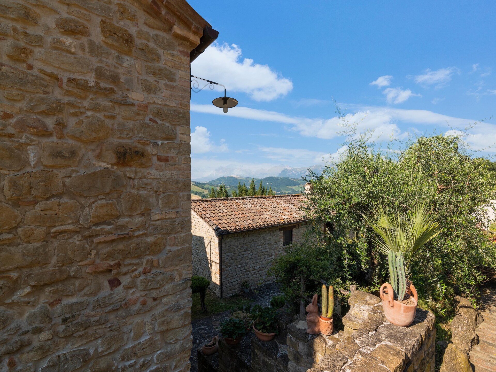 Landhuis met privézwembad in de heuvels van Monte San Martino - foto 33