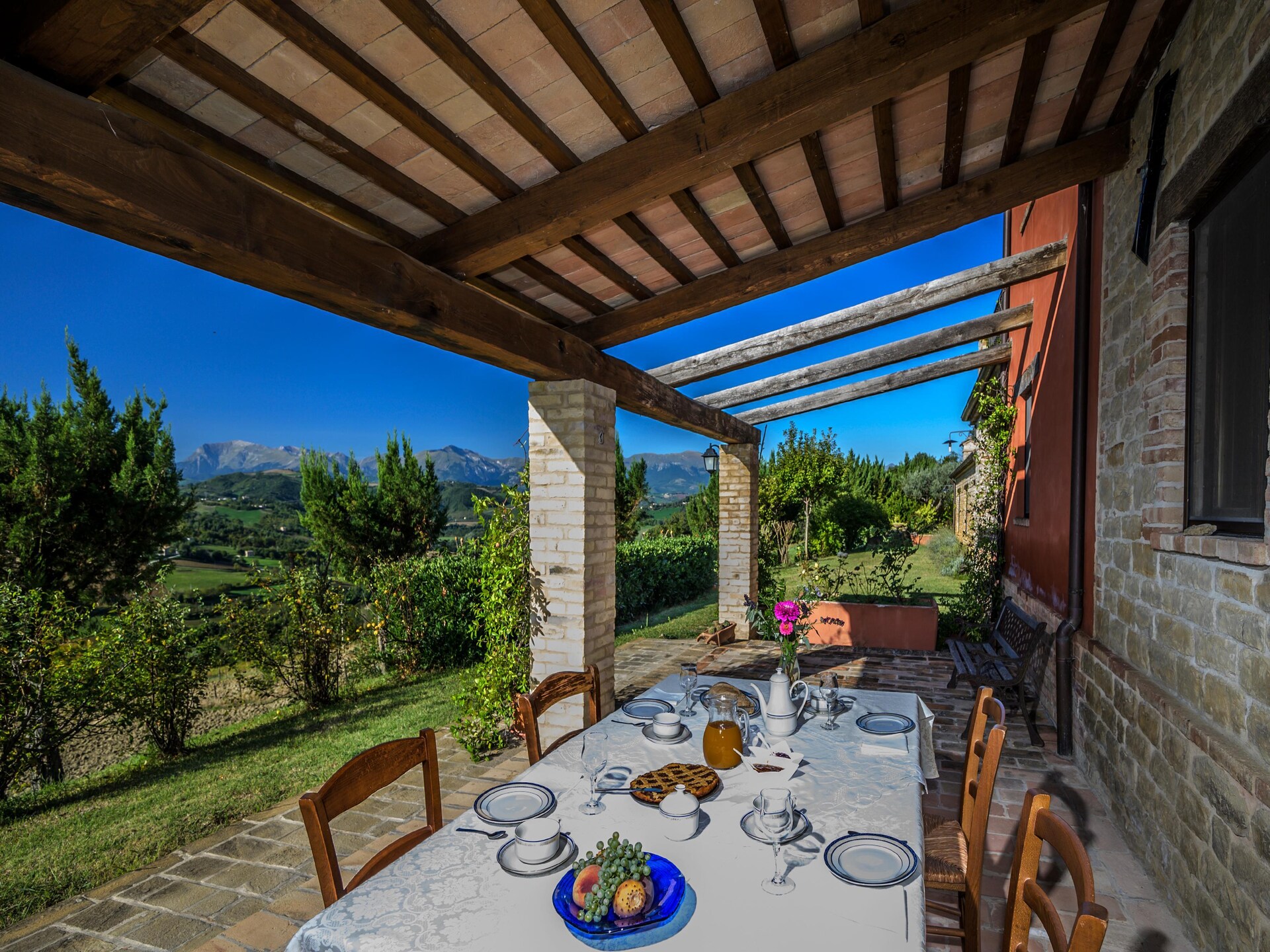 Landhuis met privézwembad in de heuvels van Monte San Martino - foto 27