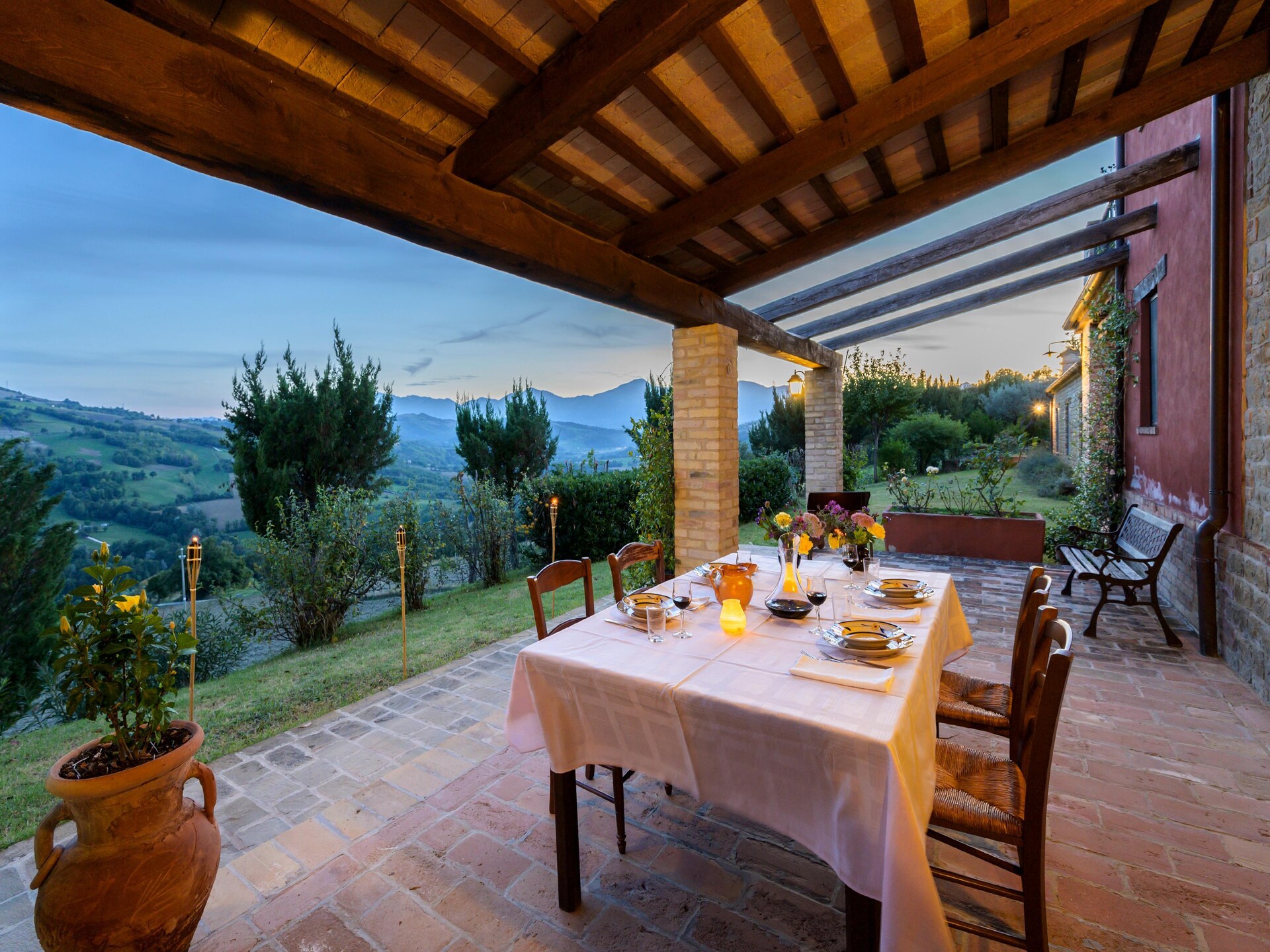 Landhuis met privézwembad in de heuvels van Monte San Martino - foto 29