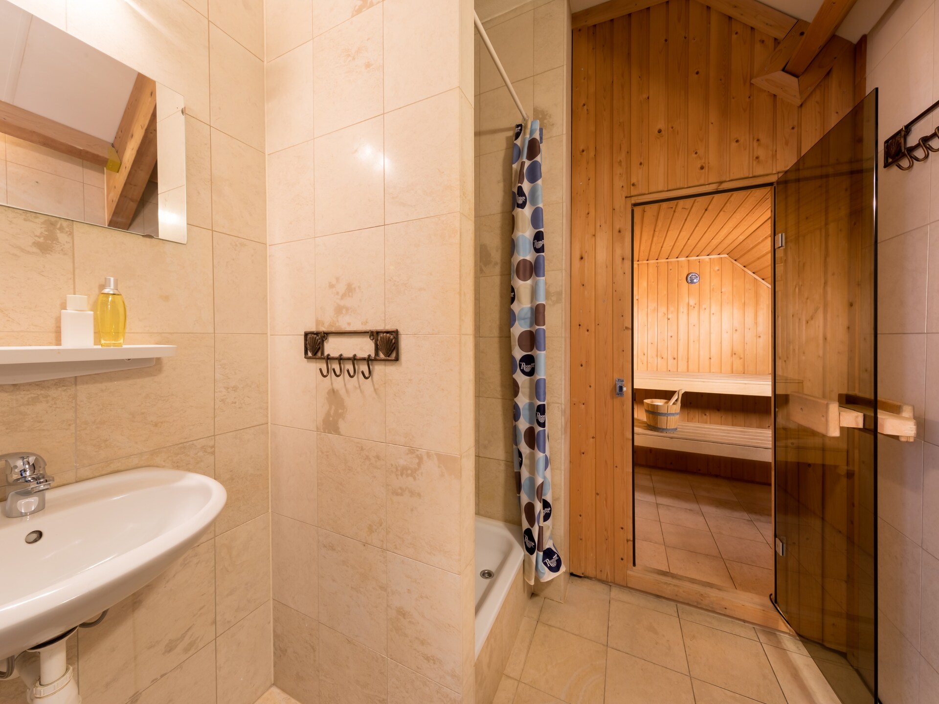 Vrijstaande villa met sauna op hondenstrand Banjaard, Zeeland - foto 11