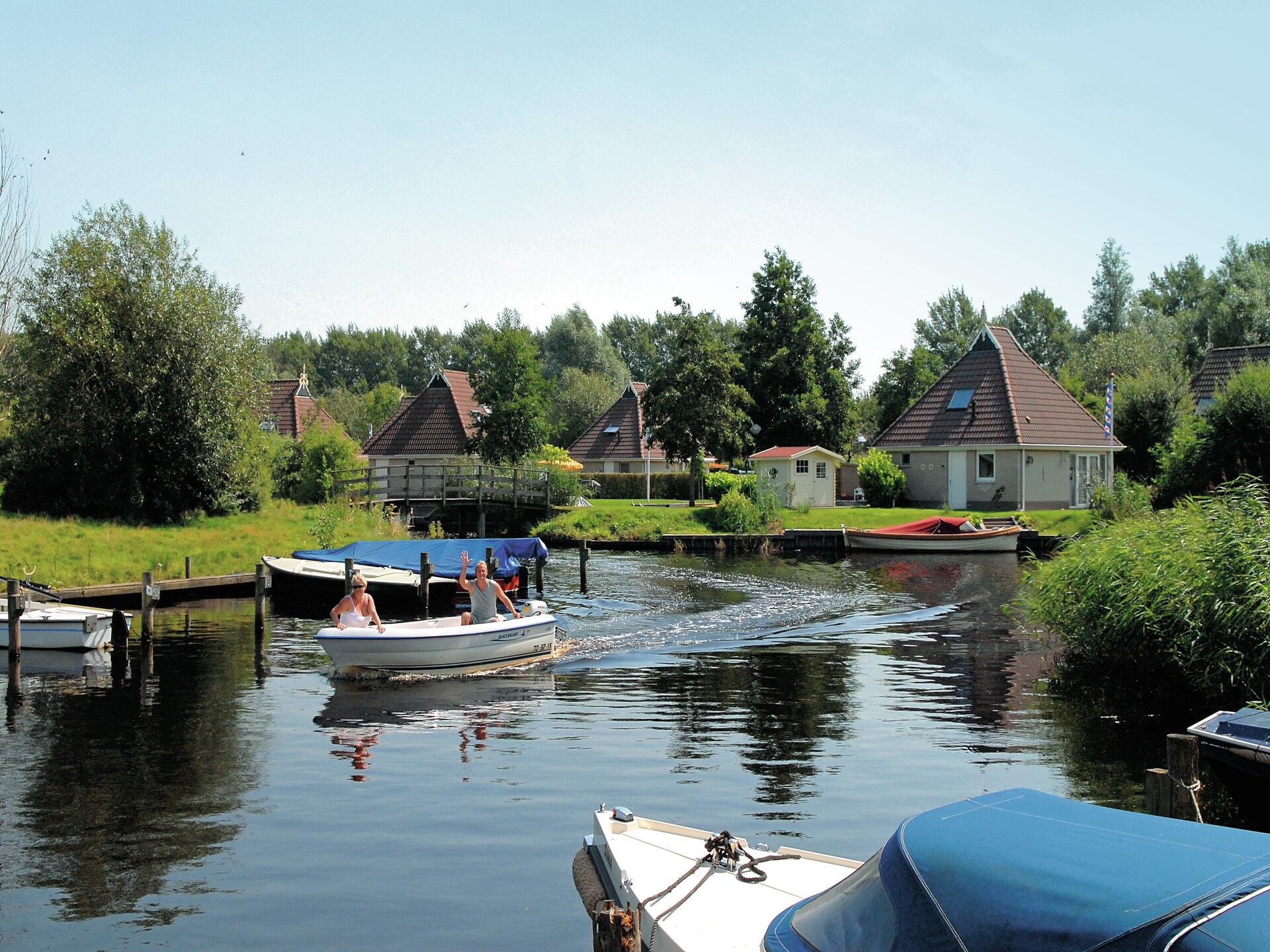 Luxe wellness bungalow aan het meer in Nationaal Park De Alde Feanen - foto 19