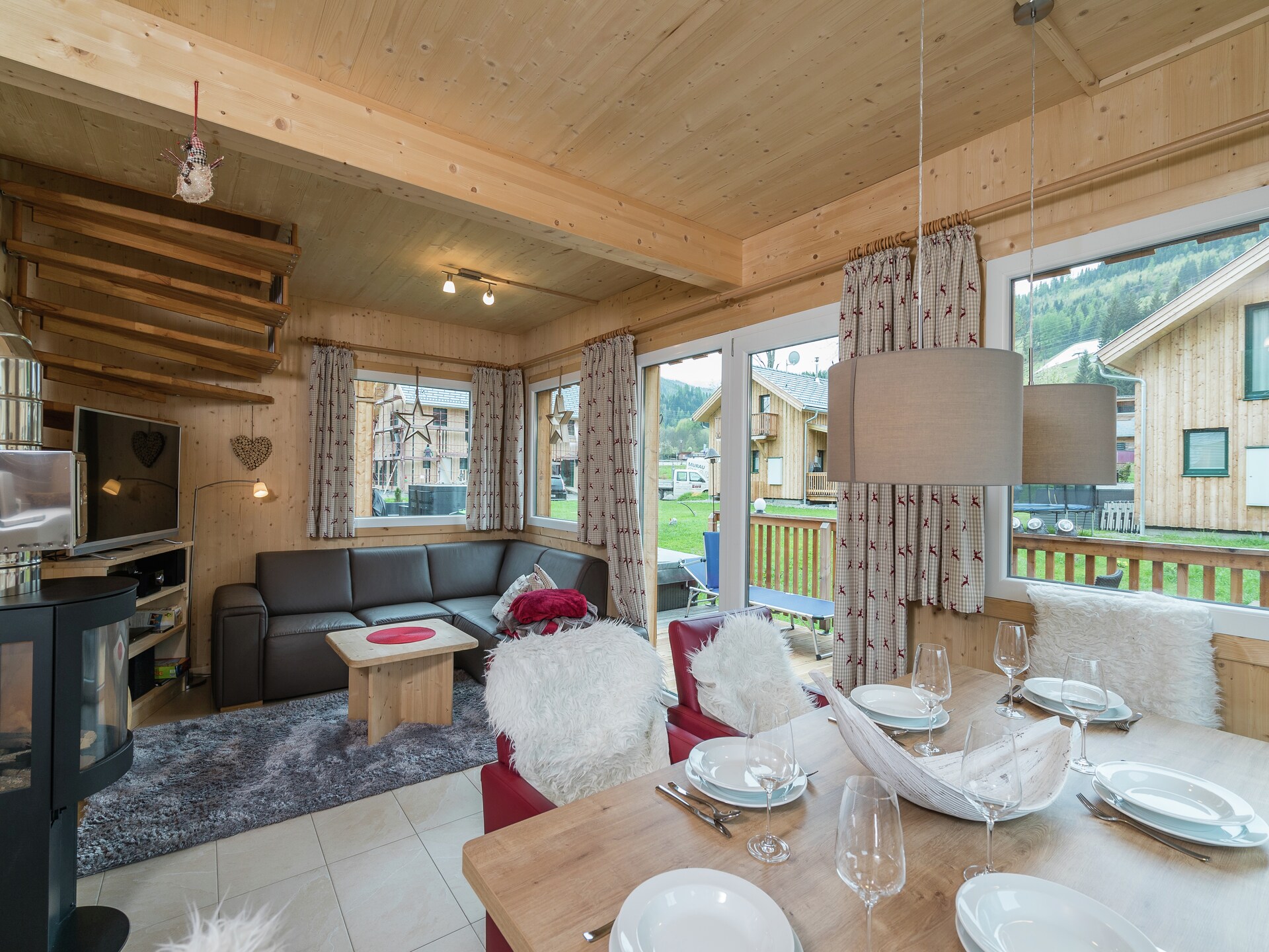 Luxe houten chalet aan de piste met privé jacuzzi en sauna - foto 12