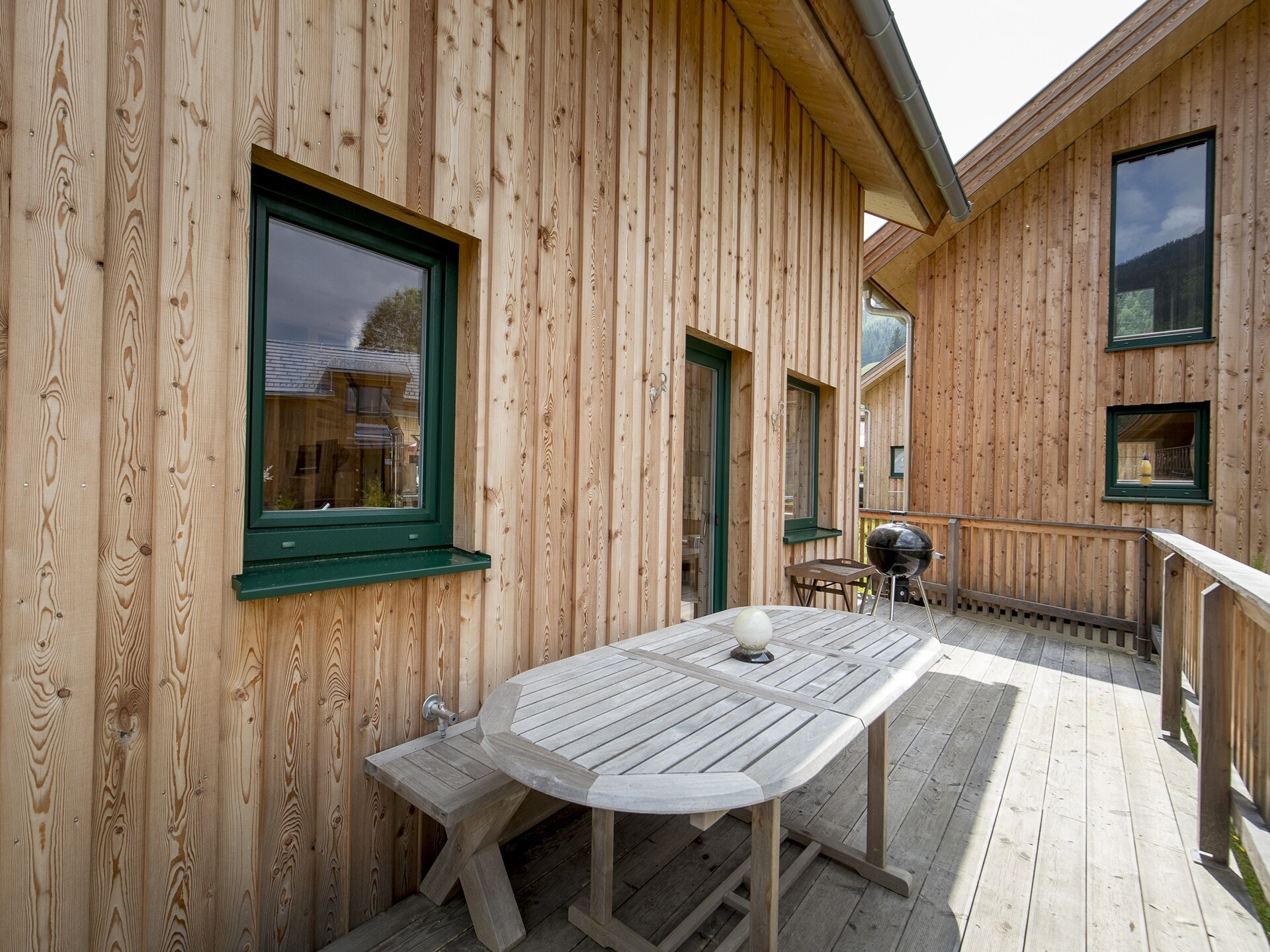 Luxe houten chalet aan de piste met privé jacuzzi en sauna - foto 23