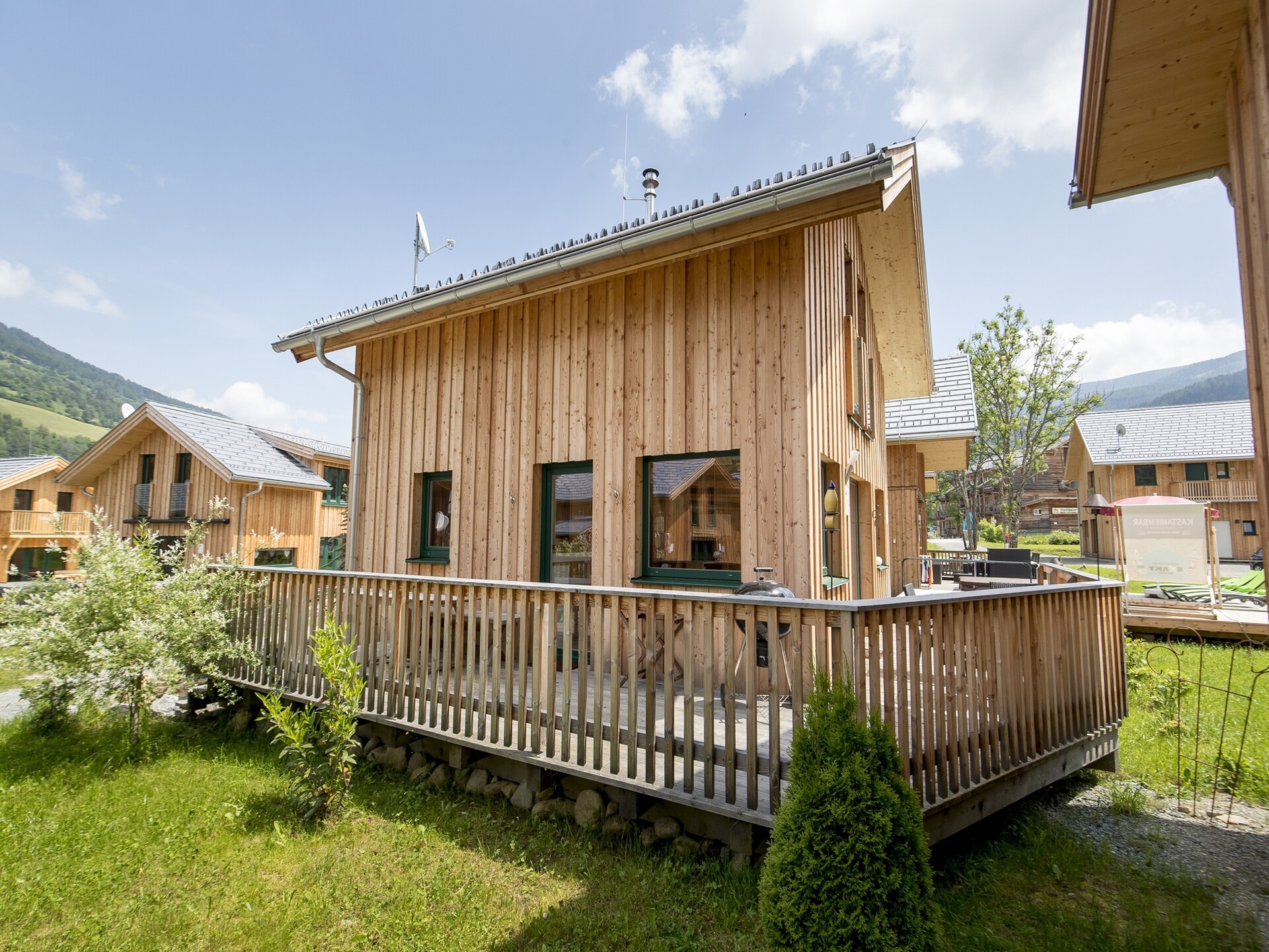 Luxe houten chalet aan de piste met privé jacuzzi en sauna - foto 9