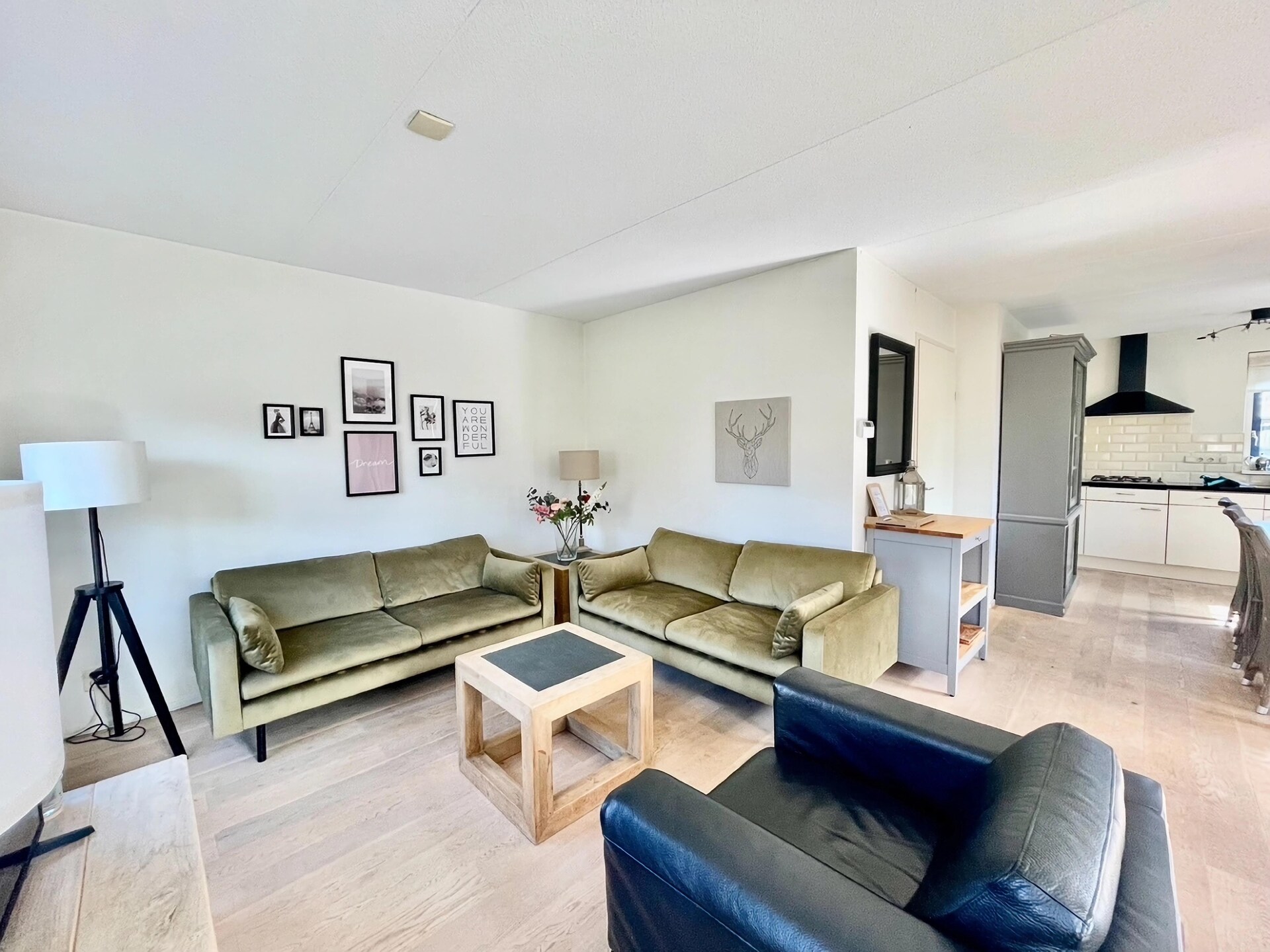 Villa Jean: Vrijstaand vakantiehuis met omheinde tuin in bosrijk Schoorl - foto 2