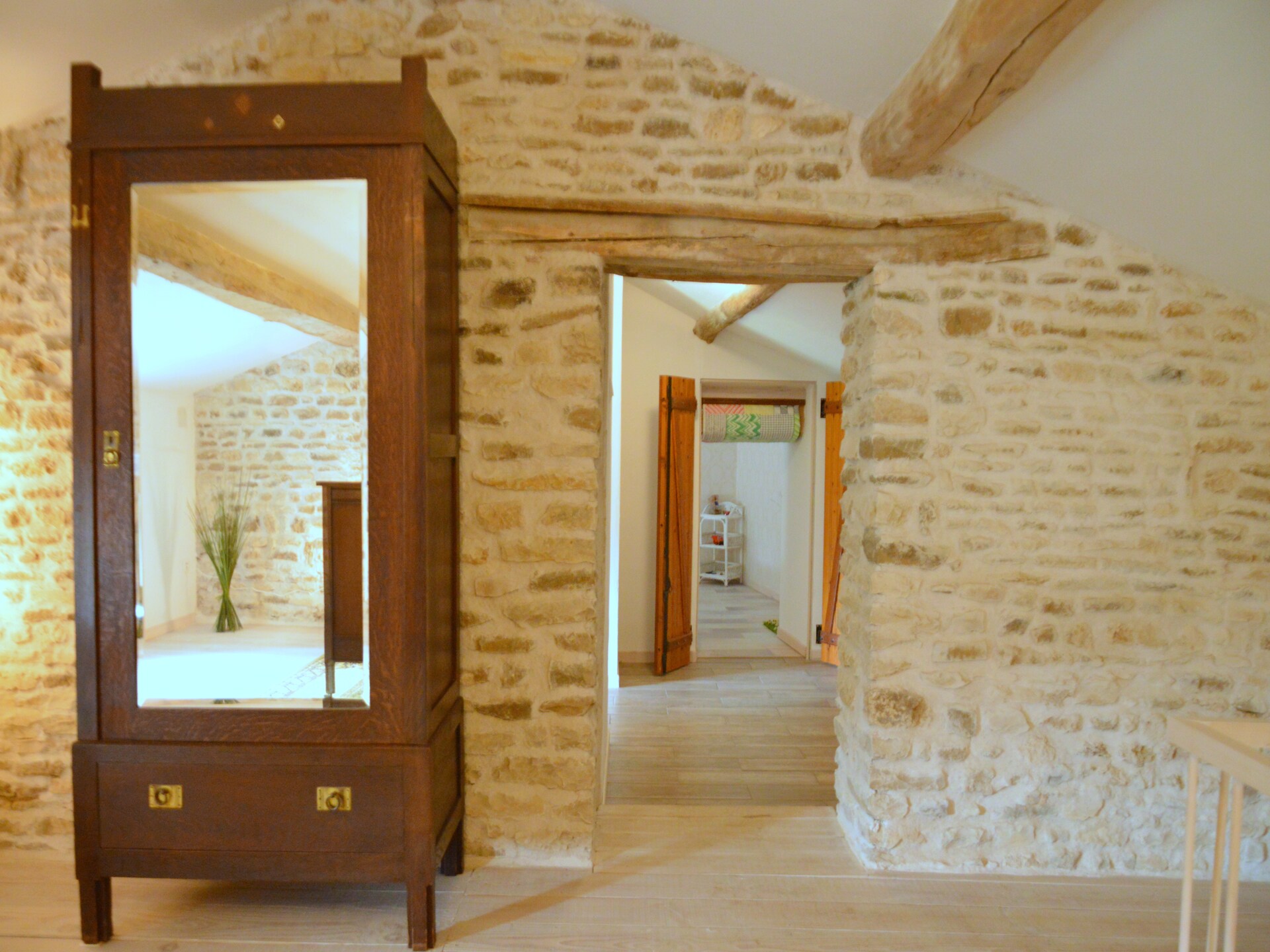 Authentiek landhuis met zwembad en tuin in Frontenay-sur-Dive - foto 12