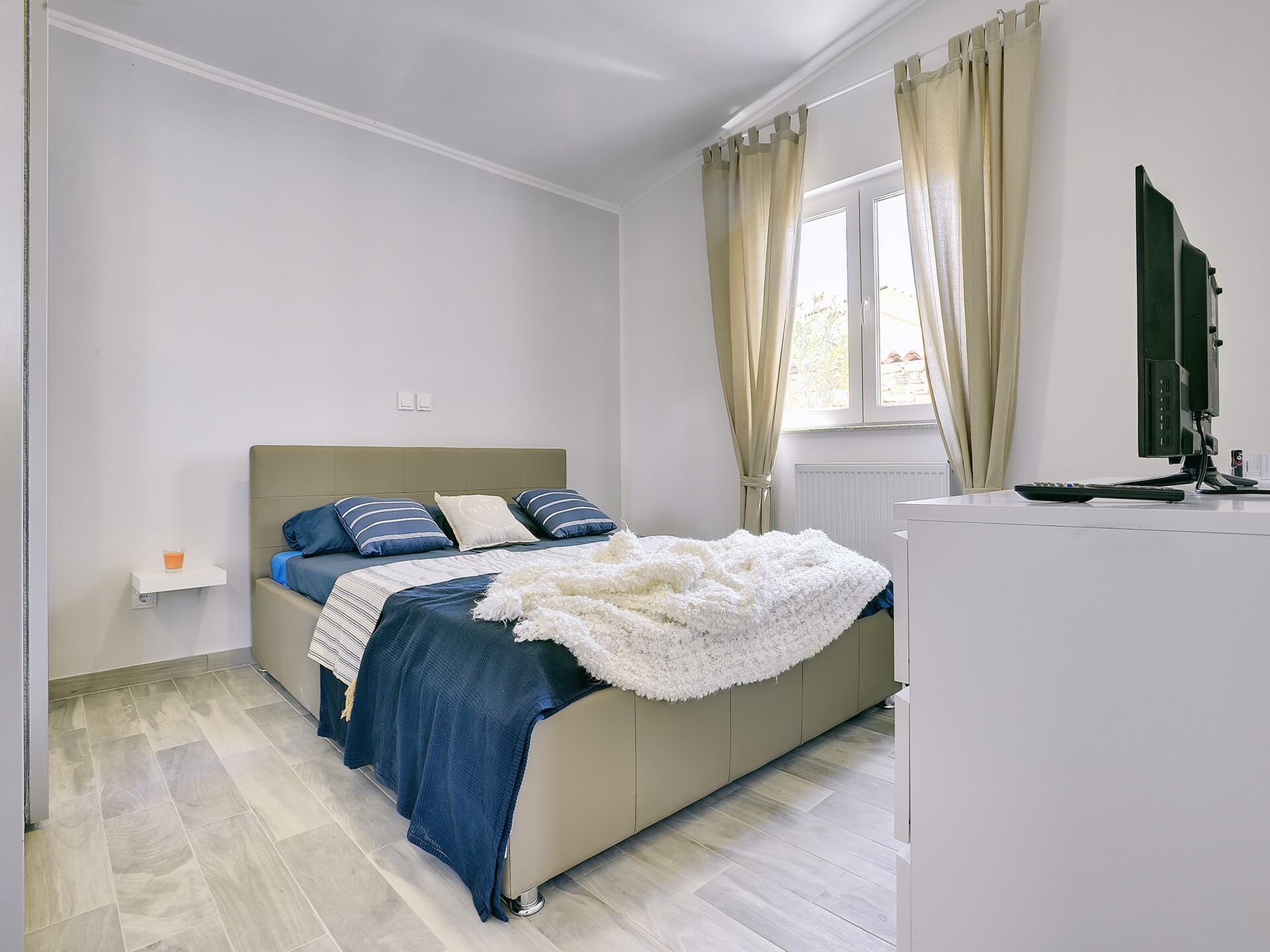 Aan zee gelegen: Moderne Villa Emily in Peroj voor 6 personen - foto 12