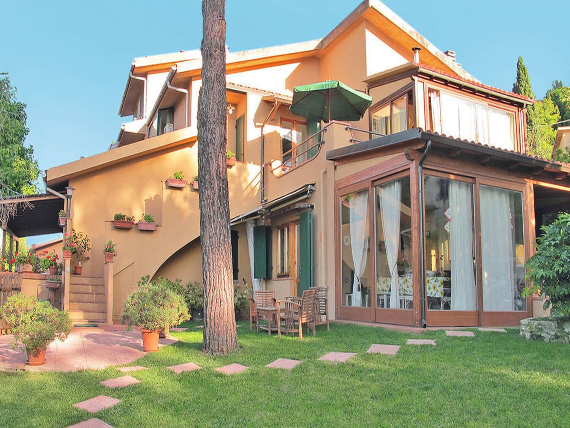 Ruim vakantiehuis met panoramisch zeezicht in de Toscaanse heuvels - foto 1