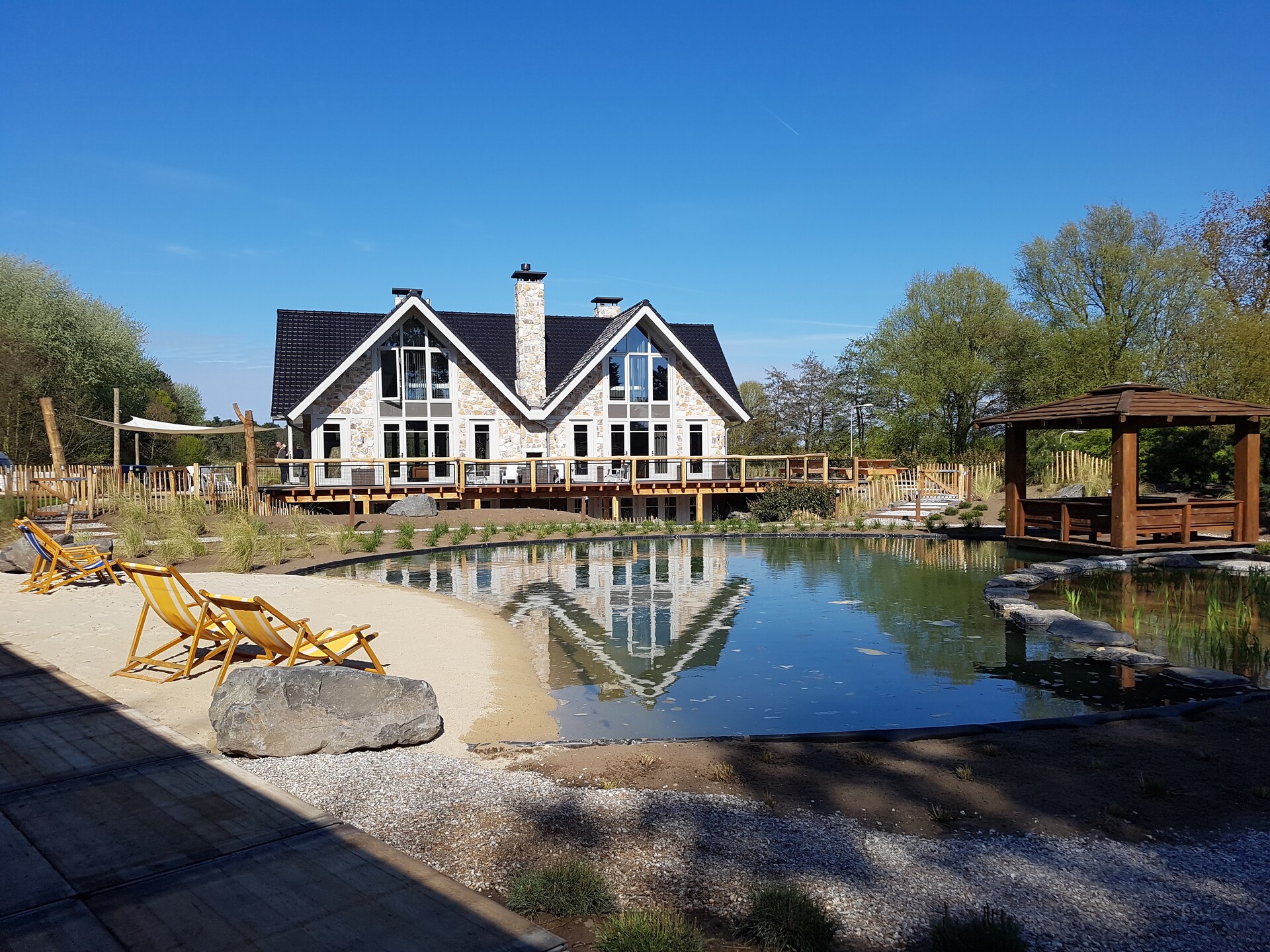 Duinvilla Noordwijk: Luxe groepsaccommodatie met sauna en natuurvijver - foto 7
