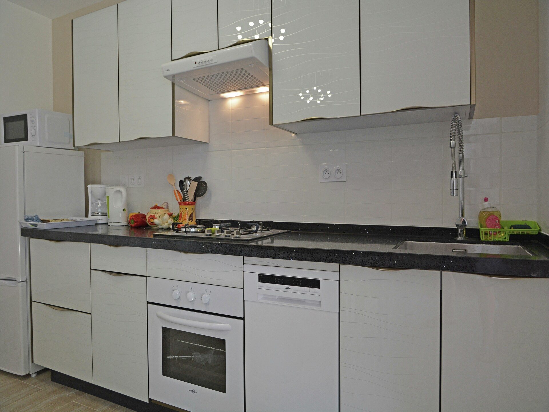 Villa Contempo 6 ex 5: Moderne villa met gemeenschappelijk zwembad in bosrijk Montauroux - foto 4