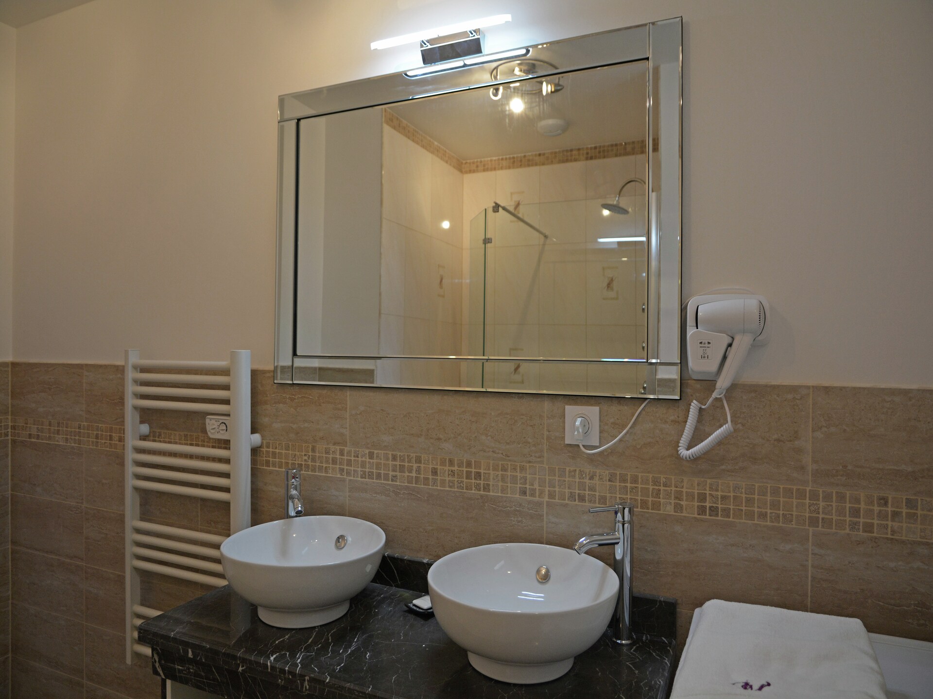 Villa Contempo 6 ex 5: Moderne villa met gemeenschappelijk zwembad in bosrijk Montauroux - foto 25
