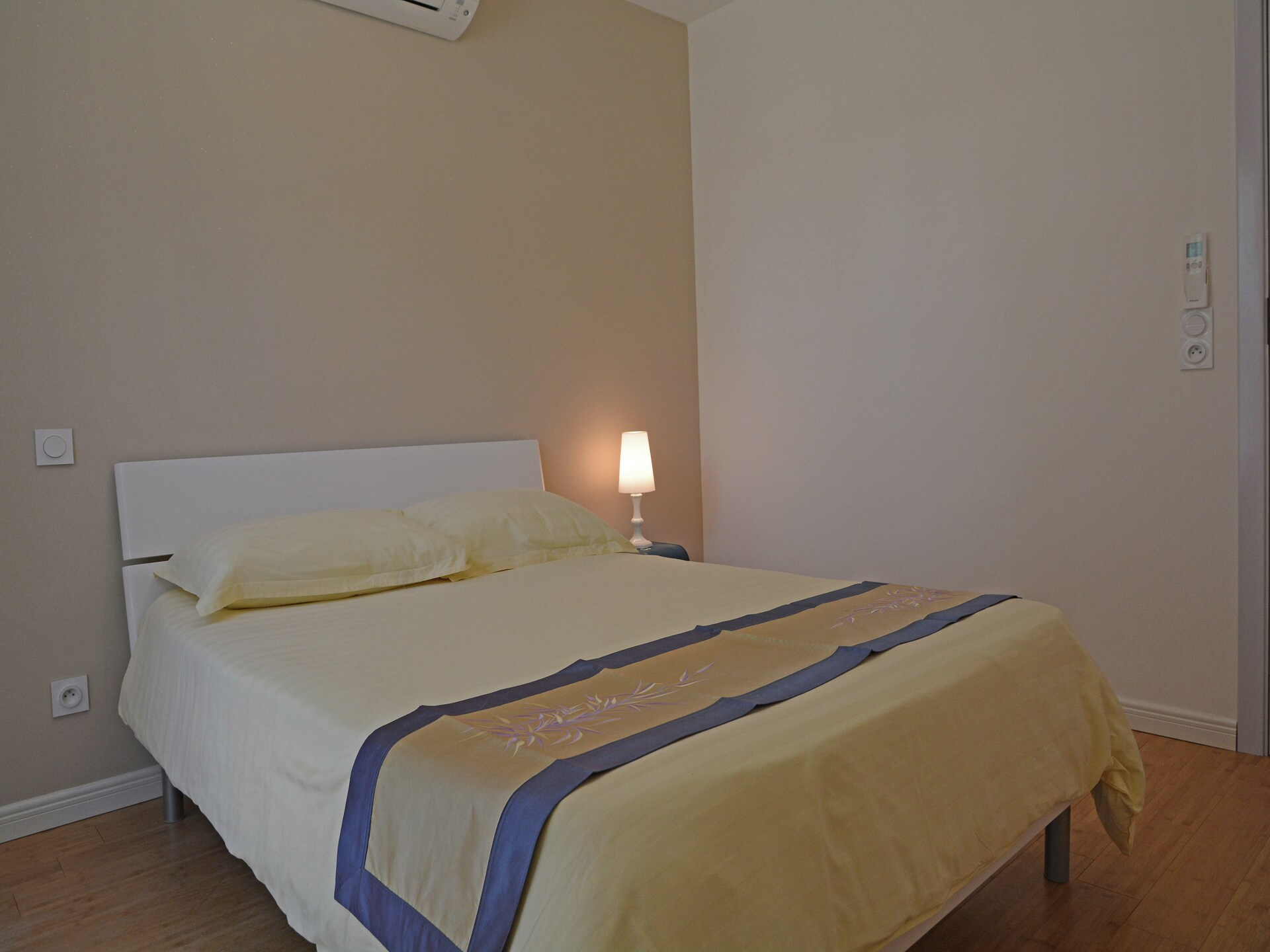 Villa Contempo 6 ex 5: Moderne villa met gemeenschappelijk zwembad in bosrijk Montauroux - foto 17