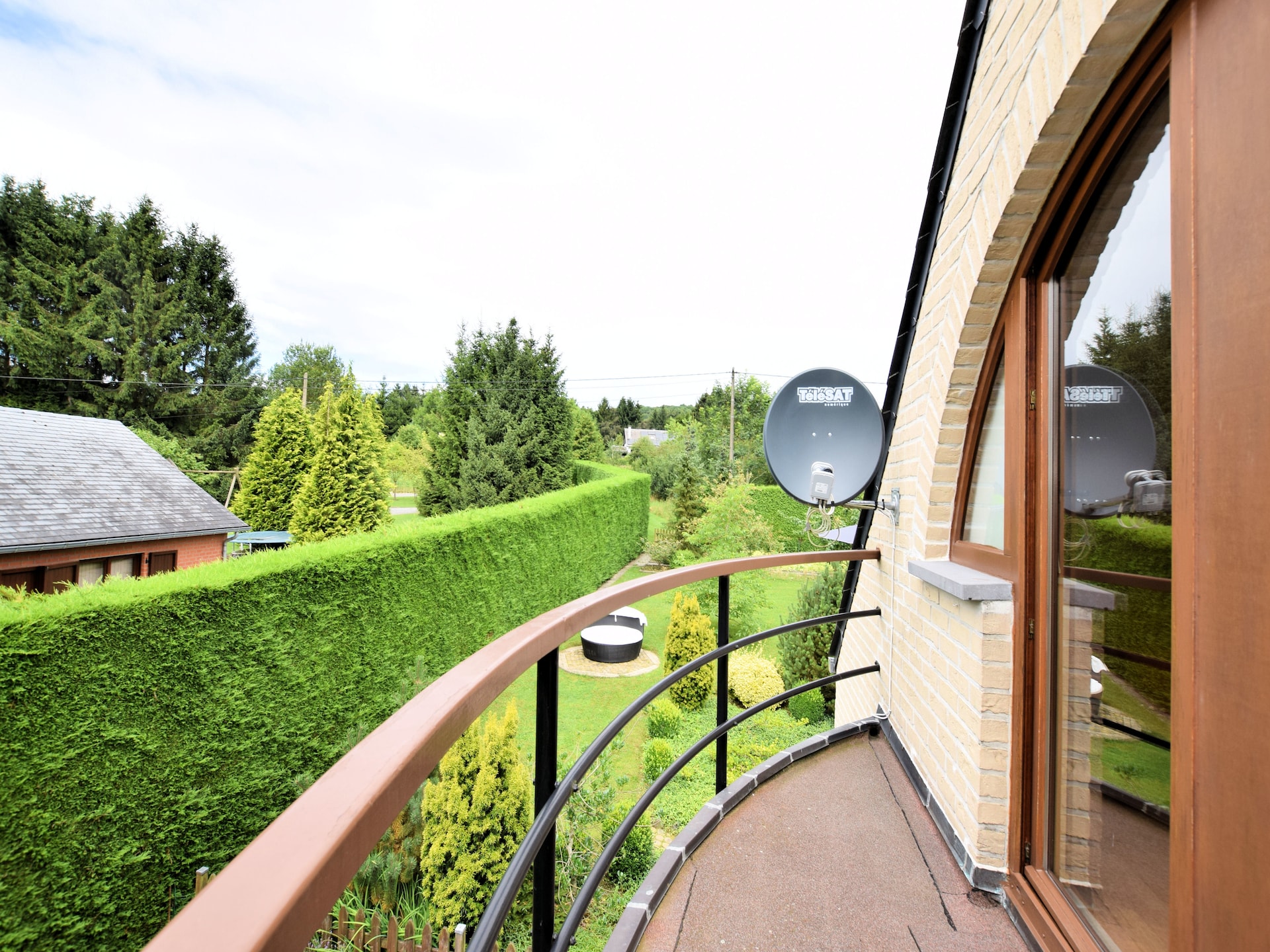 8-persoons vakantiehuis met tuin en vijver in Septon - foto 33
