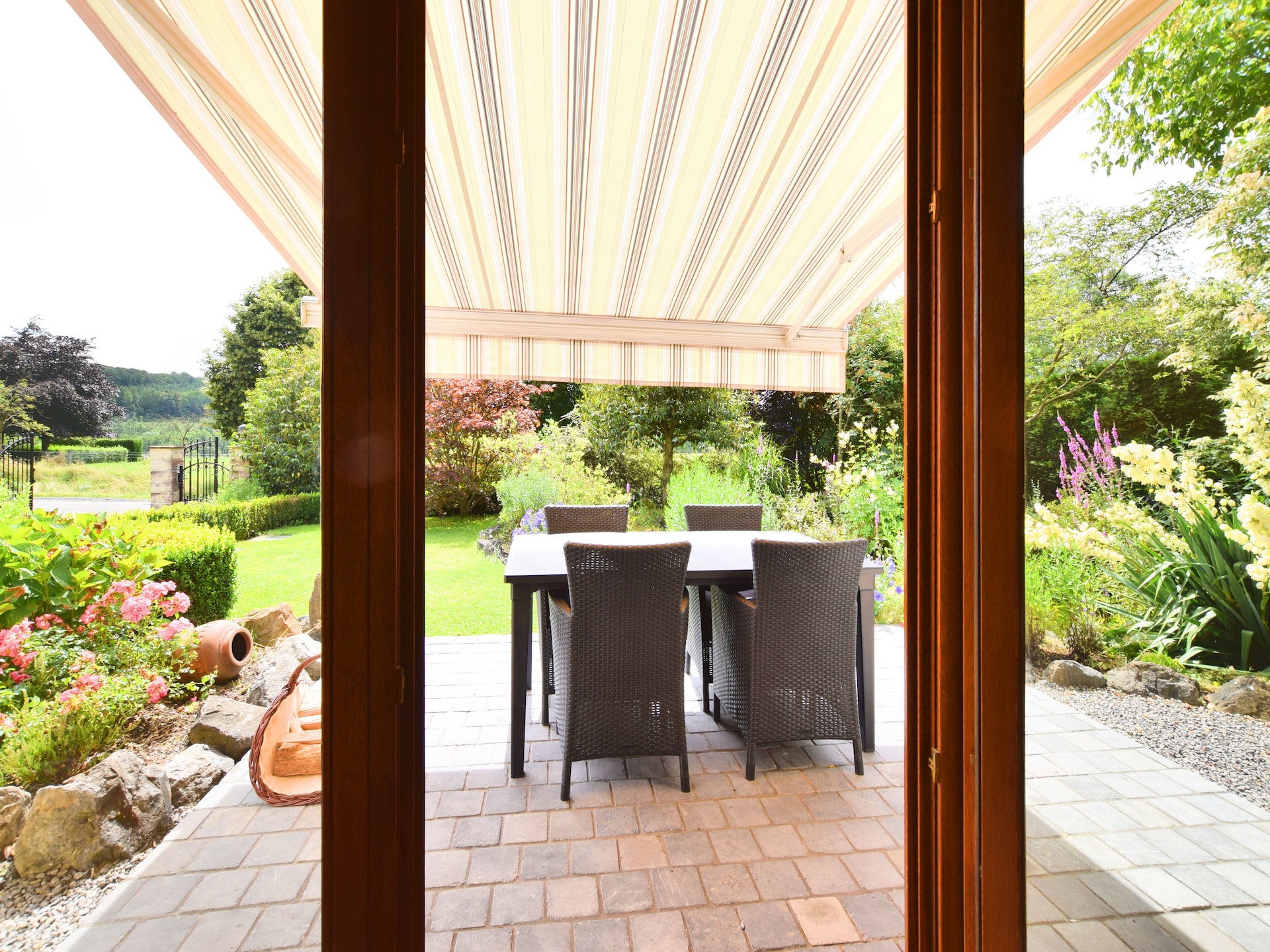 8-persoons vakantiehuis met tuin en vijver in Septon - foto 2