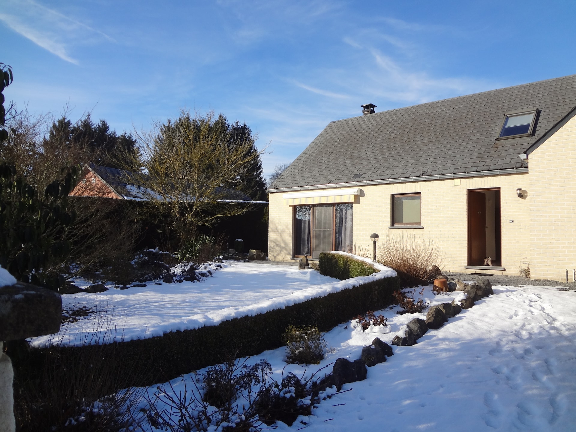 8-persoons vakantiehuis met tuin en vijver in Septon - foto 37