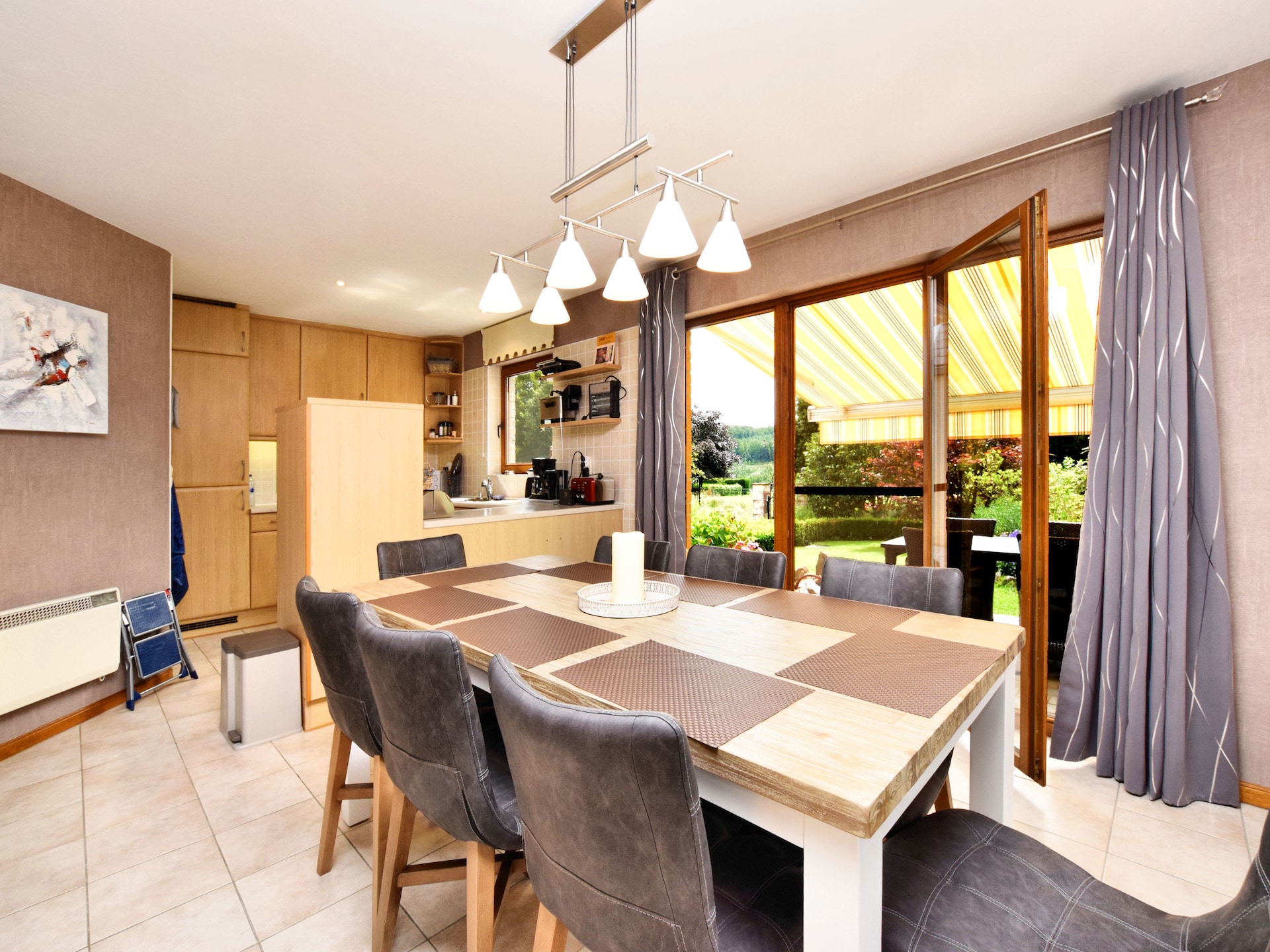 8-persoons vakantiehuis met tuin en vijver in Septon - foto 3