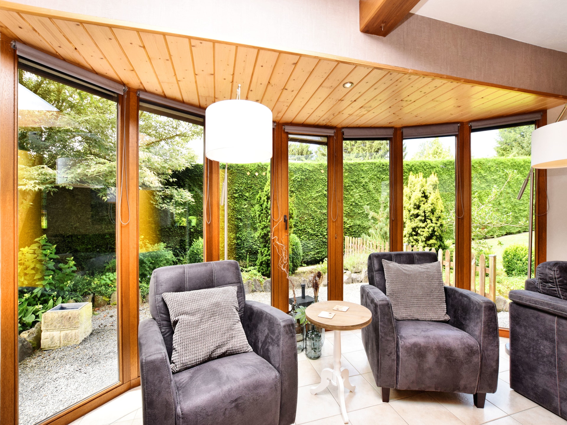 8-persoons vakantiehuis met tuin en vijver in Septon - foto 5