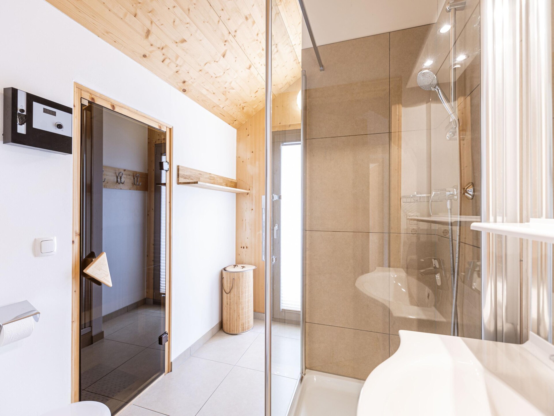 Ruim chalet voor 10 personen met sauna en hottub in Murau, aan de bosrand - foto 26