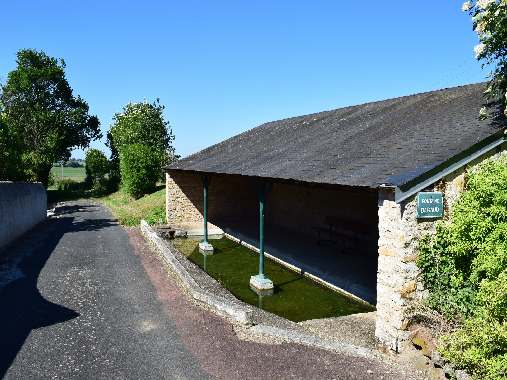 Rustiek landhuis met zwembad en grote tuin in Frontenay-sur-Dive - foto 24