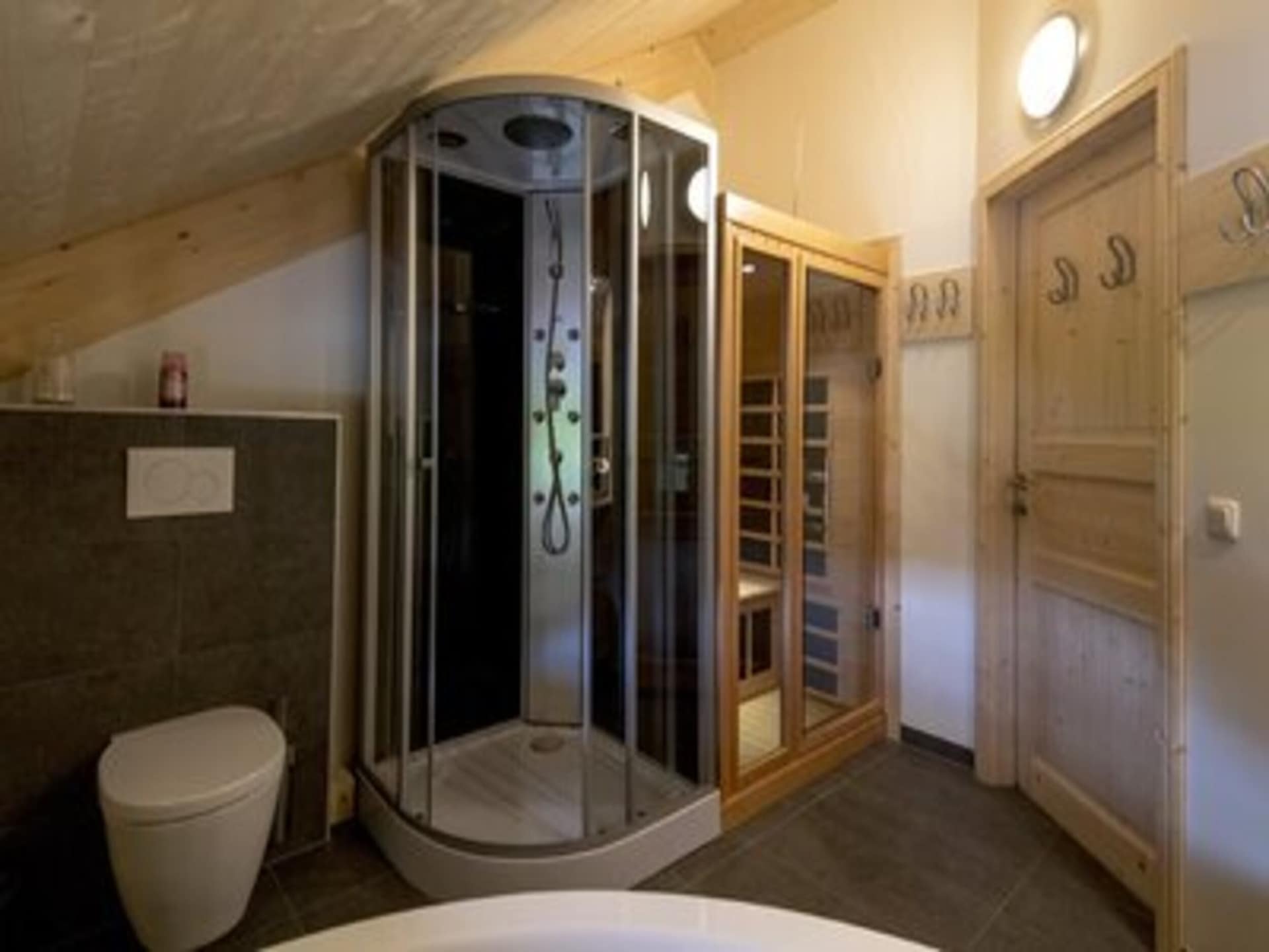 Aan de piste: Luxe chalet voor 10 personen in Sankt Georgen · 5 slk - foto 19
