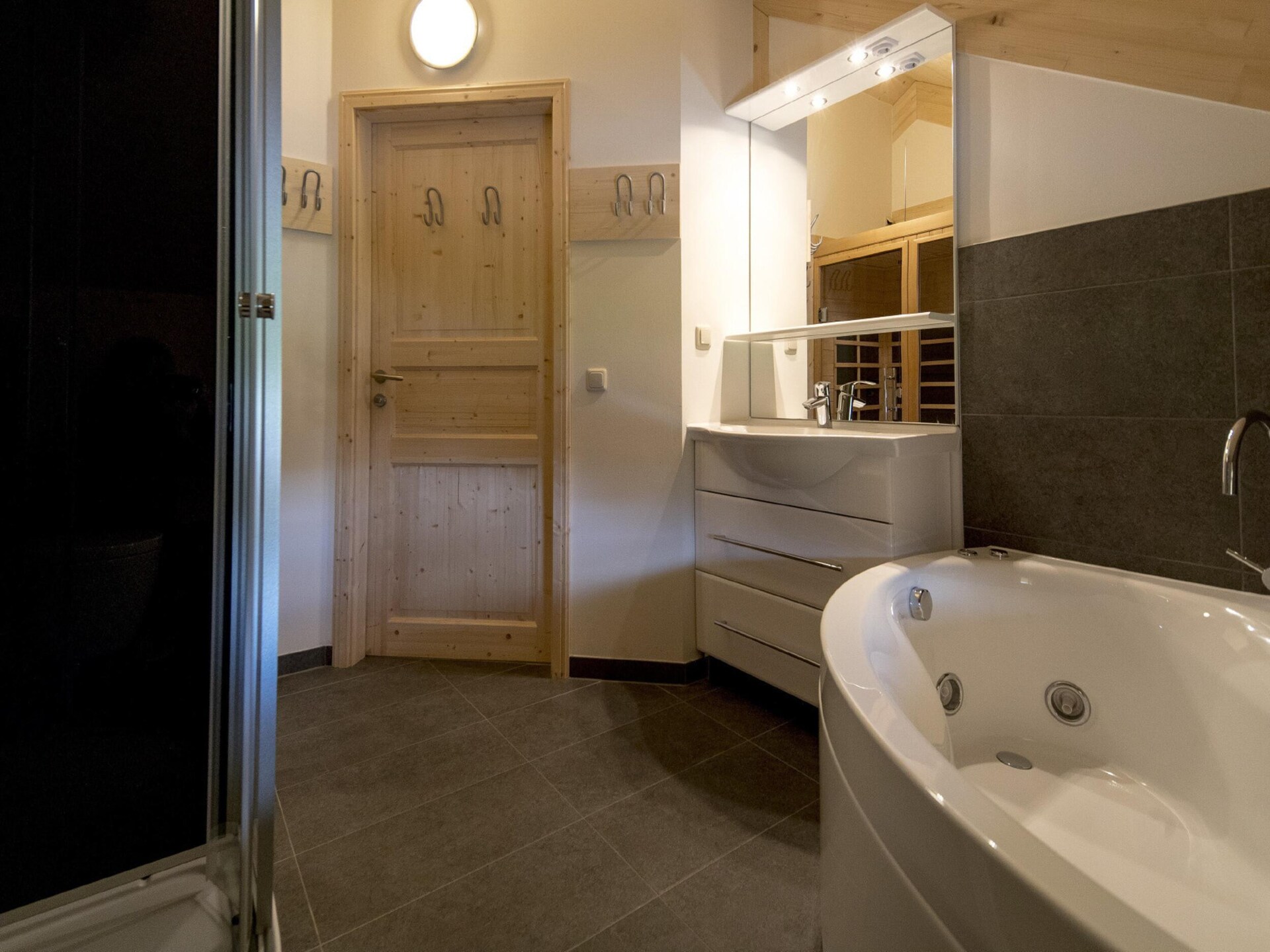 Aan de piste: Luxe chalet voor 10 personen in Sankt Georgen · 5 slk - foto 20