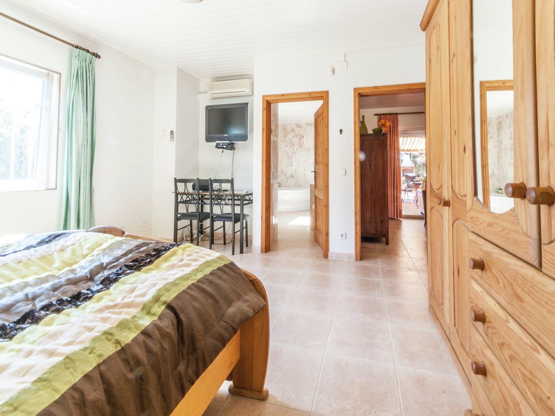 Ruim vakantiehuis met privézwembad, havenligplaats en omheinde tuin in Sant Pere Pescador - foto 21
