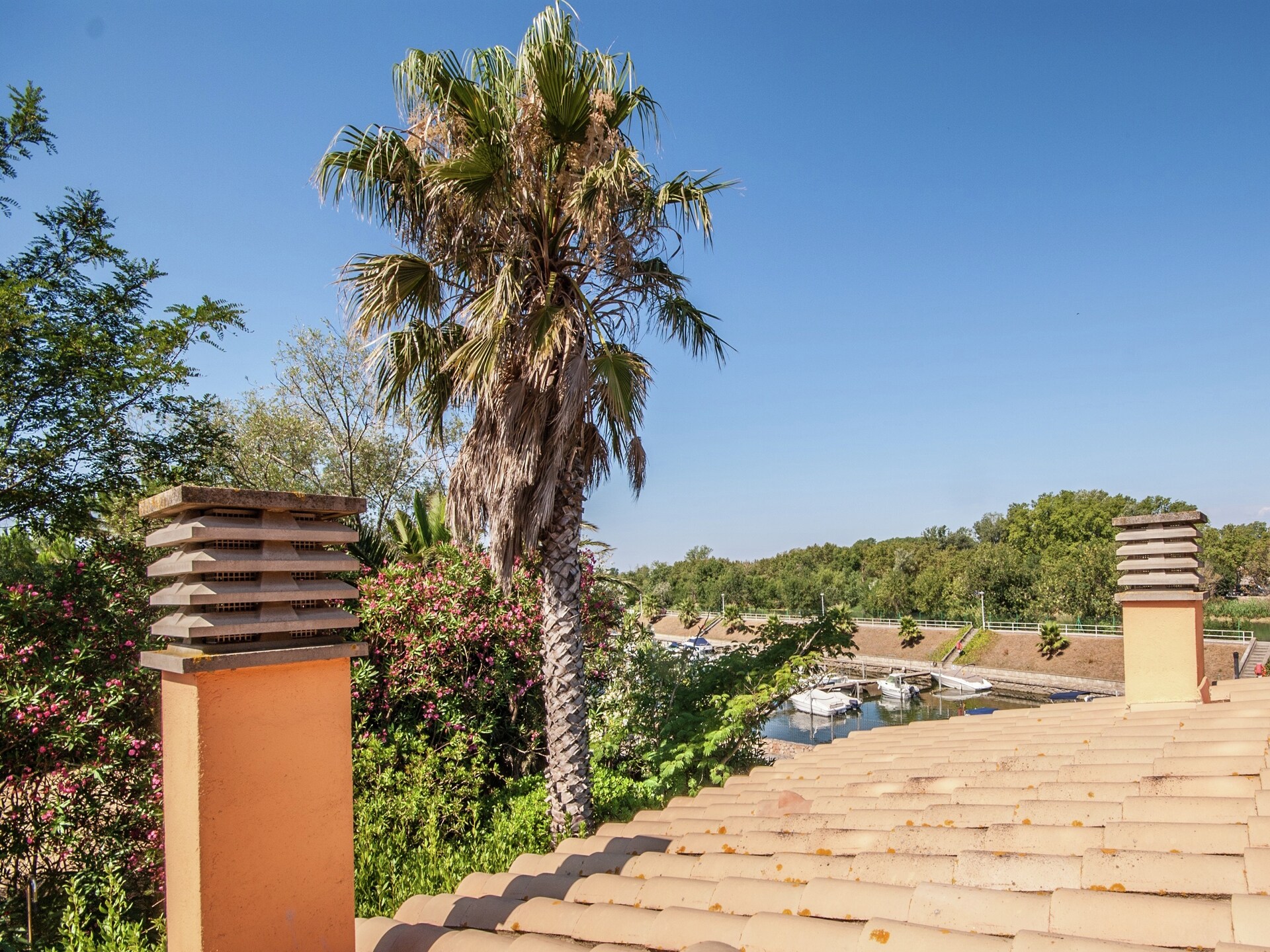 Ruim vakantiehuis met privézwembad, havenligplaats en omheinde tuin in Sant Pere Pescador - foto 28