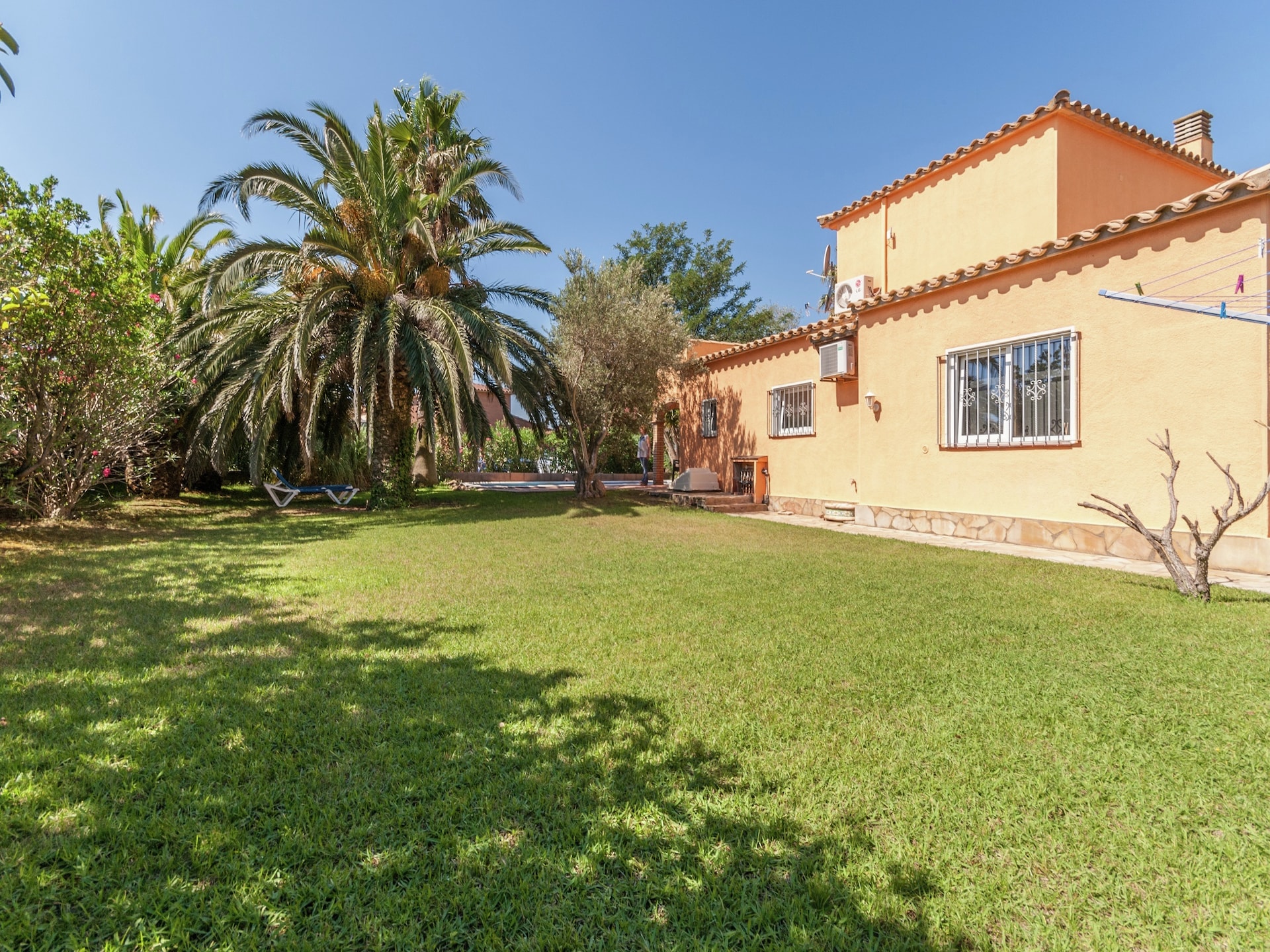 Ruim vakantiehuis met privézwembad, havenligplaats en omheinde tuin in Sant Pere Pescador - foto 29
