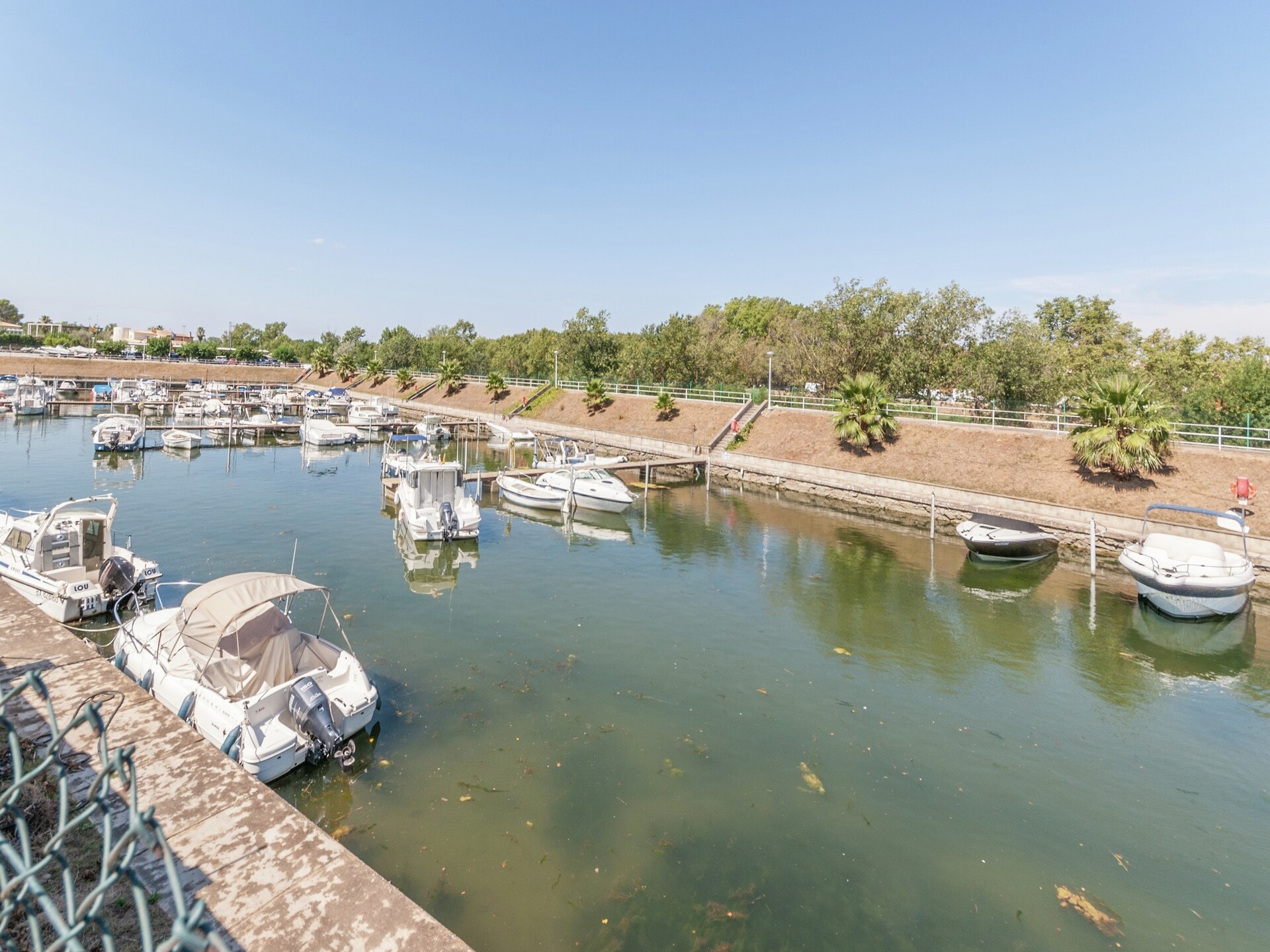 Ruim vakantiehuis met privézwembad, havenligplaats en omheinde tuin in Sant Pere Pescador - foto 35
