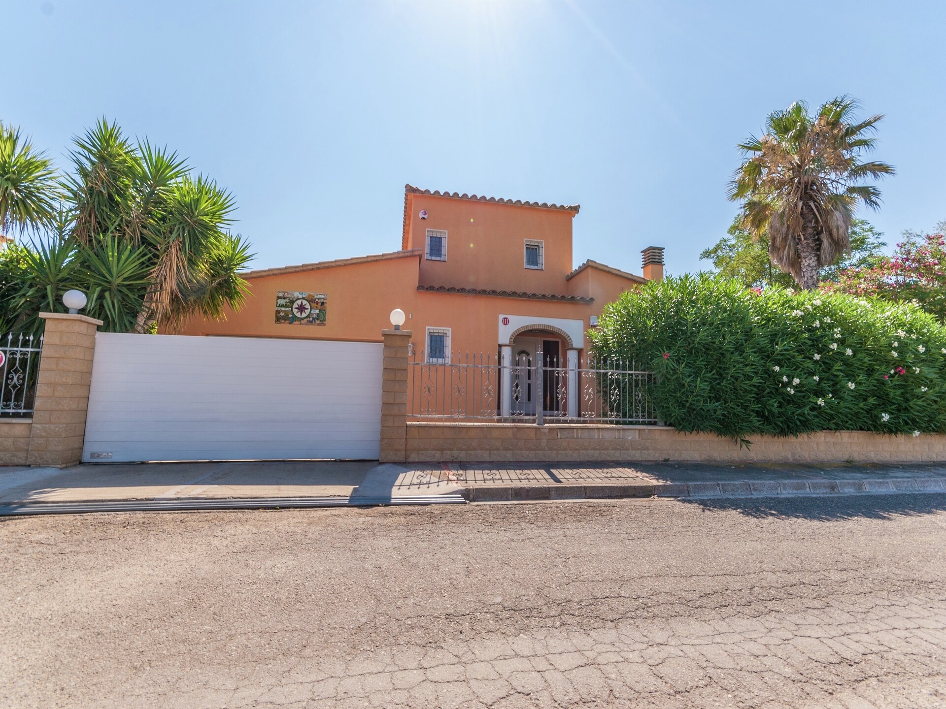 Ruim vakantiehuis met privézwembad, havenligplaats en omheinde tuin in Sant Pere Pescador - foto 30