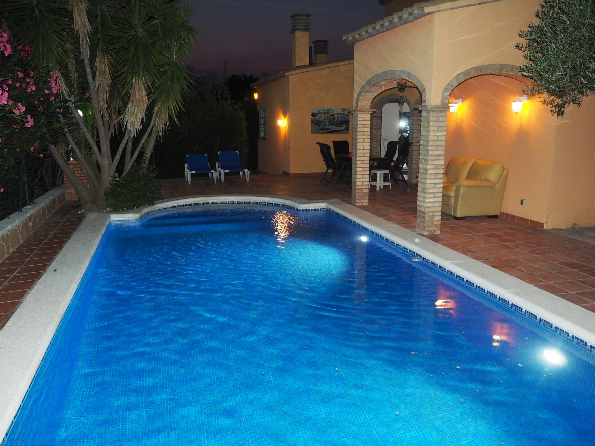 Ruim vakantiehuis met privézwembad, havenligplaats en omheinde tuin in Sant Pere Pescador - foto 32