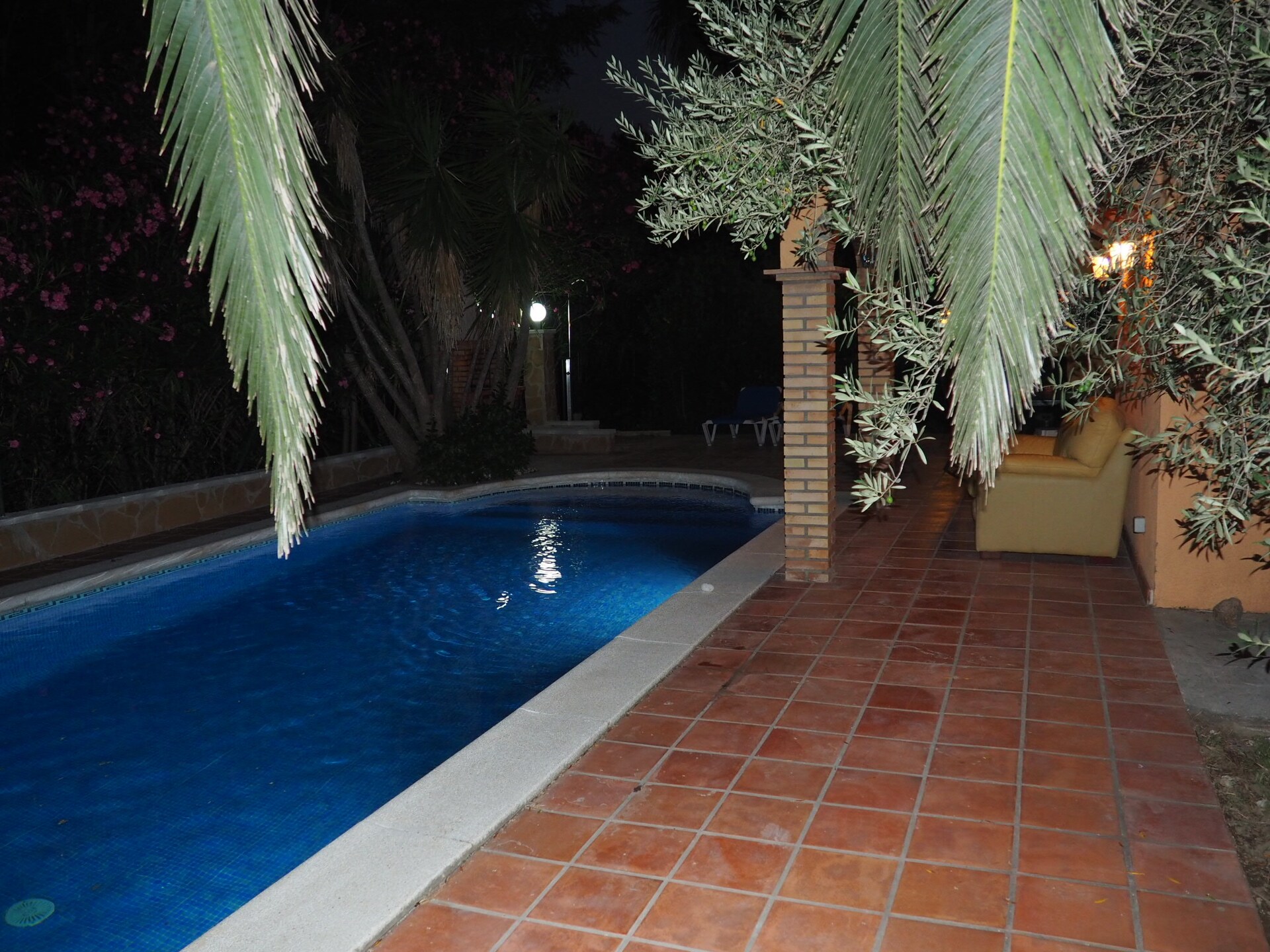 Ruim vakantiehuis met privézwembad, havenligplaats en omheinde tuin in Sant Pere Pescador - foto 33