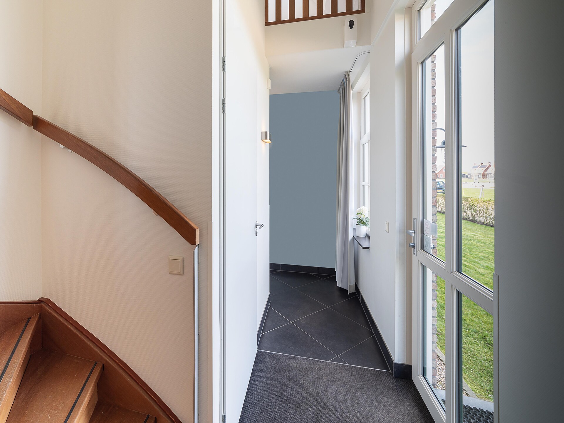 Luxe familievilla in Colijnsplaat met privé zwembad, sauna en tuin - foto 8