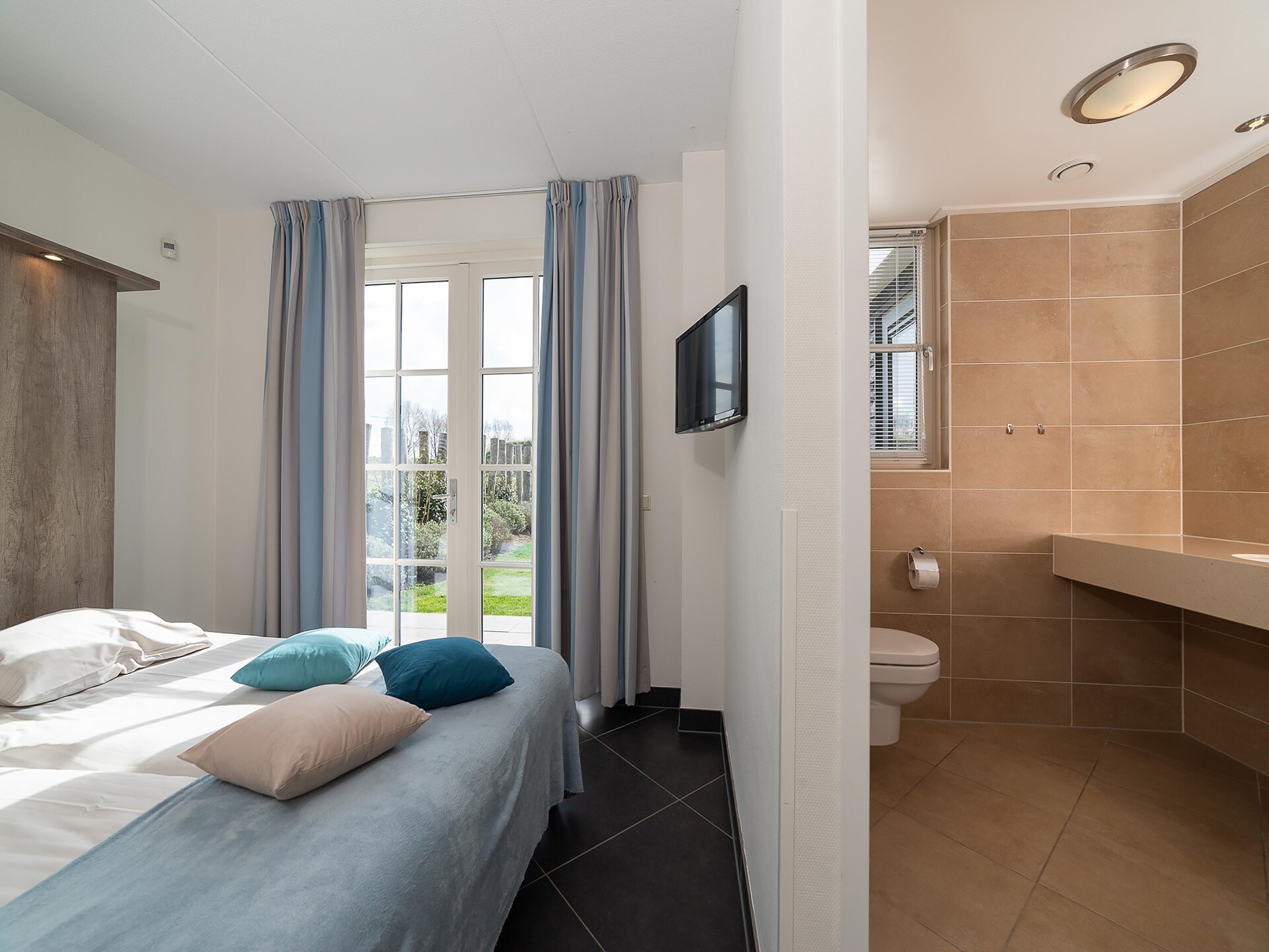 Luxe vakantievilla aan zee met privézwembad, sauna en lift in Colijnsplaat - foto 18