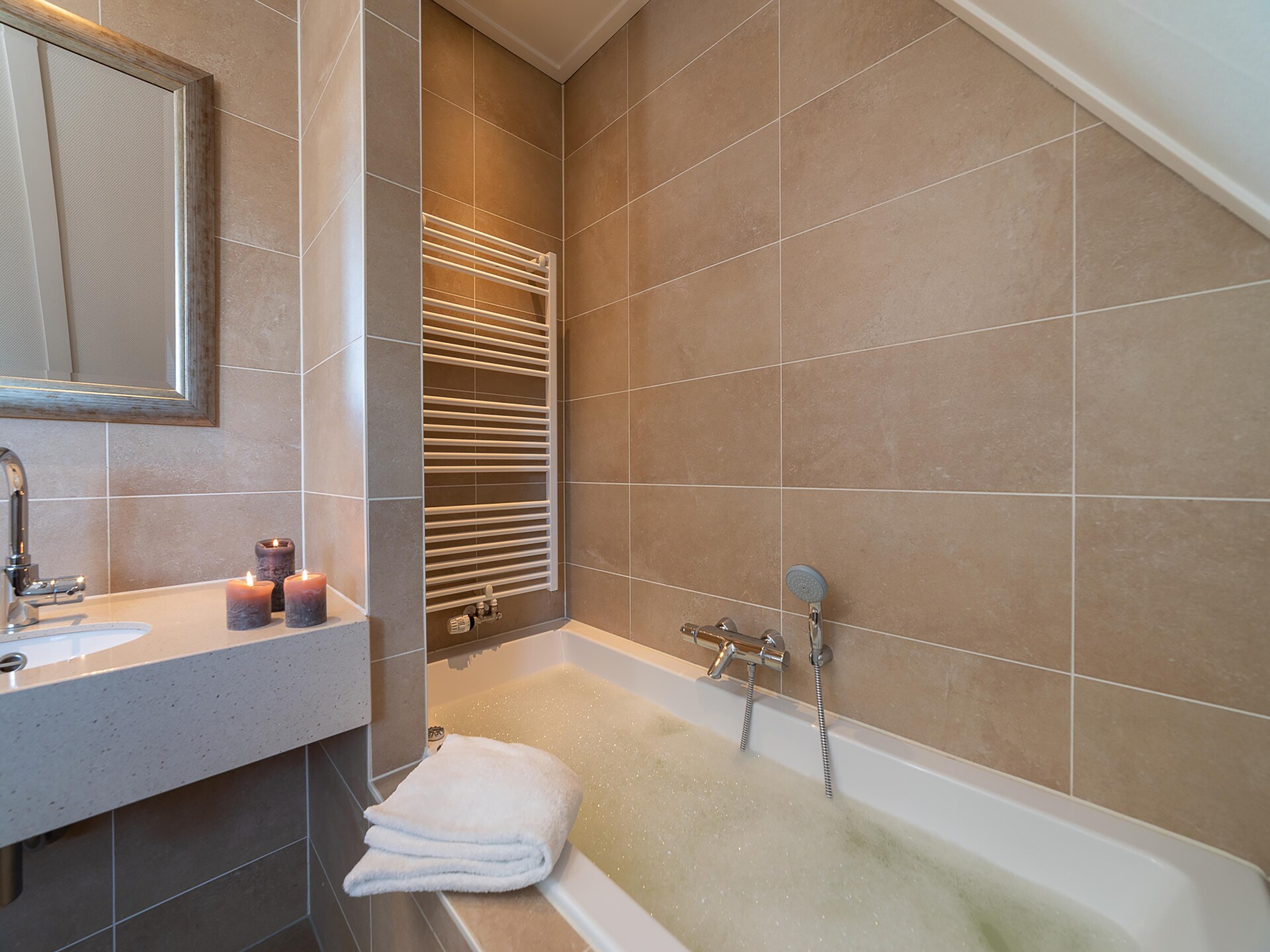 Luxe vakantievilla aan zee met privézwembad, sauna en lift in Colijnsplaat - foto 24