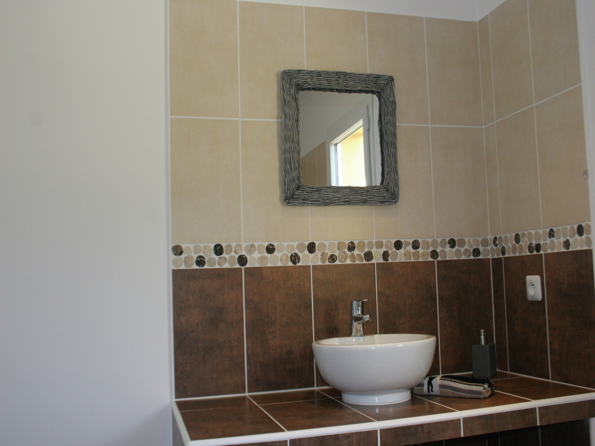 Moderne designvilla met privézwembad en uitzicht over wijngaarden - foto 18