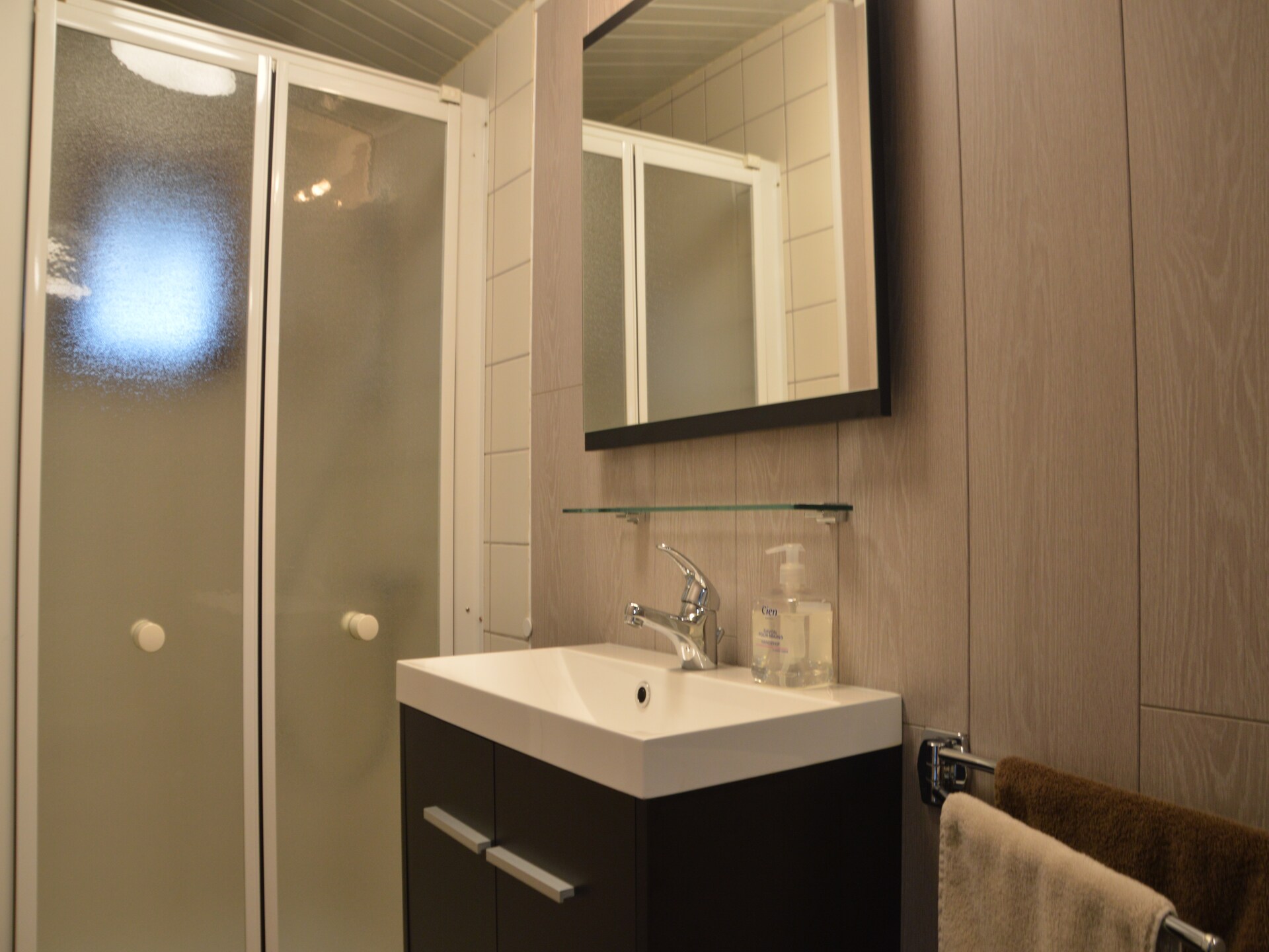 Vijverzicht – Modern vakantiehuis aan het water in Geel - foto 19