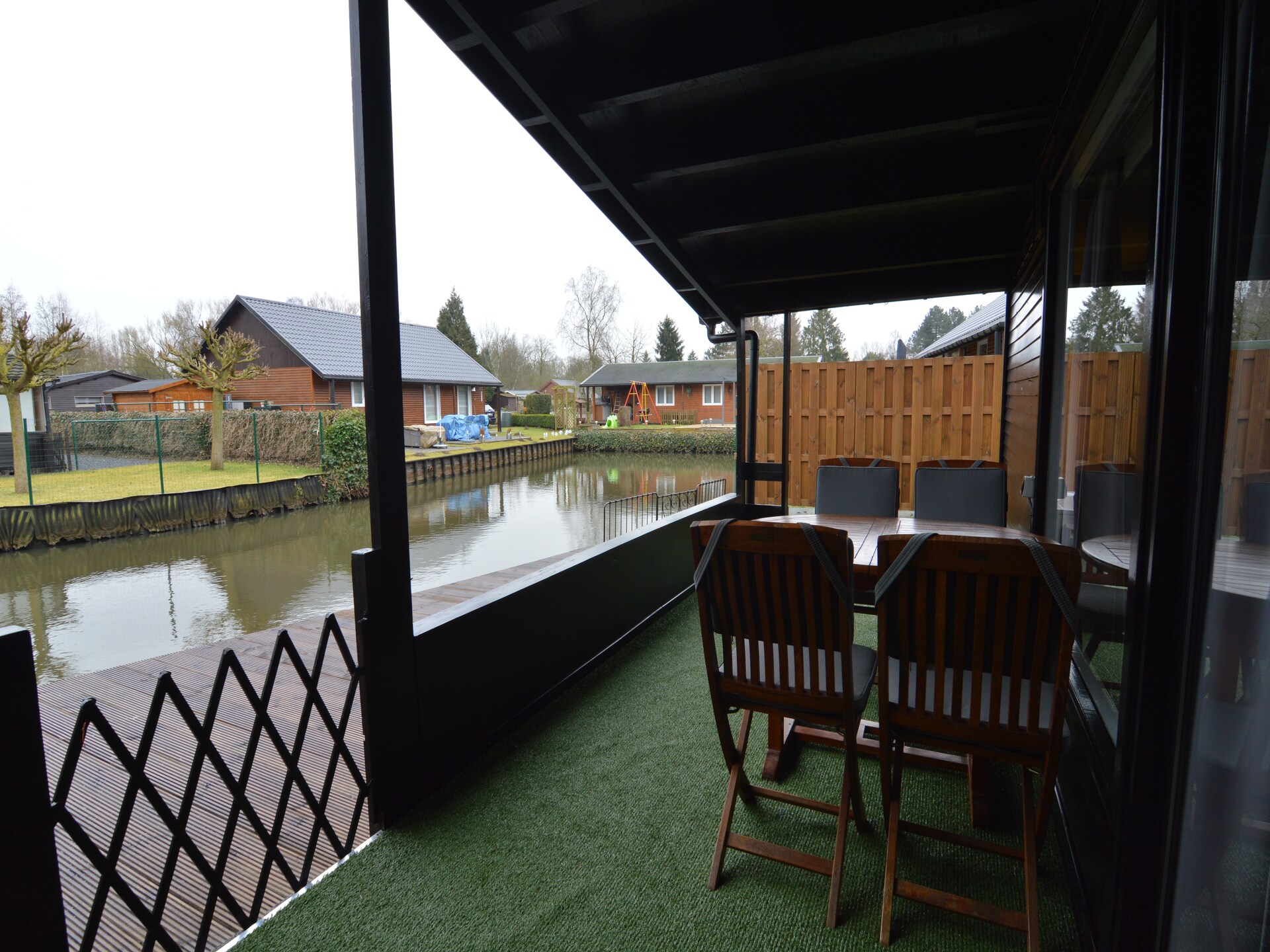 Vijverzicht – Modern vakantiehuis aan het water in Geel - foto 7