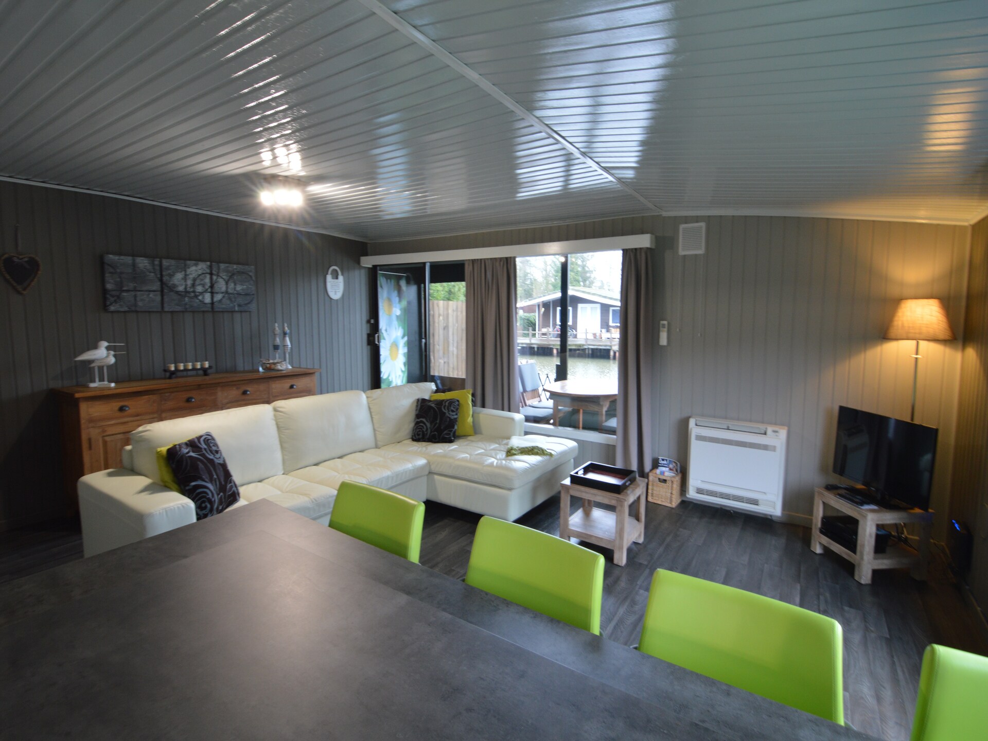 Vijverzicht – Modern vakantiehuis aan het water in Geel - foto 11