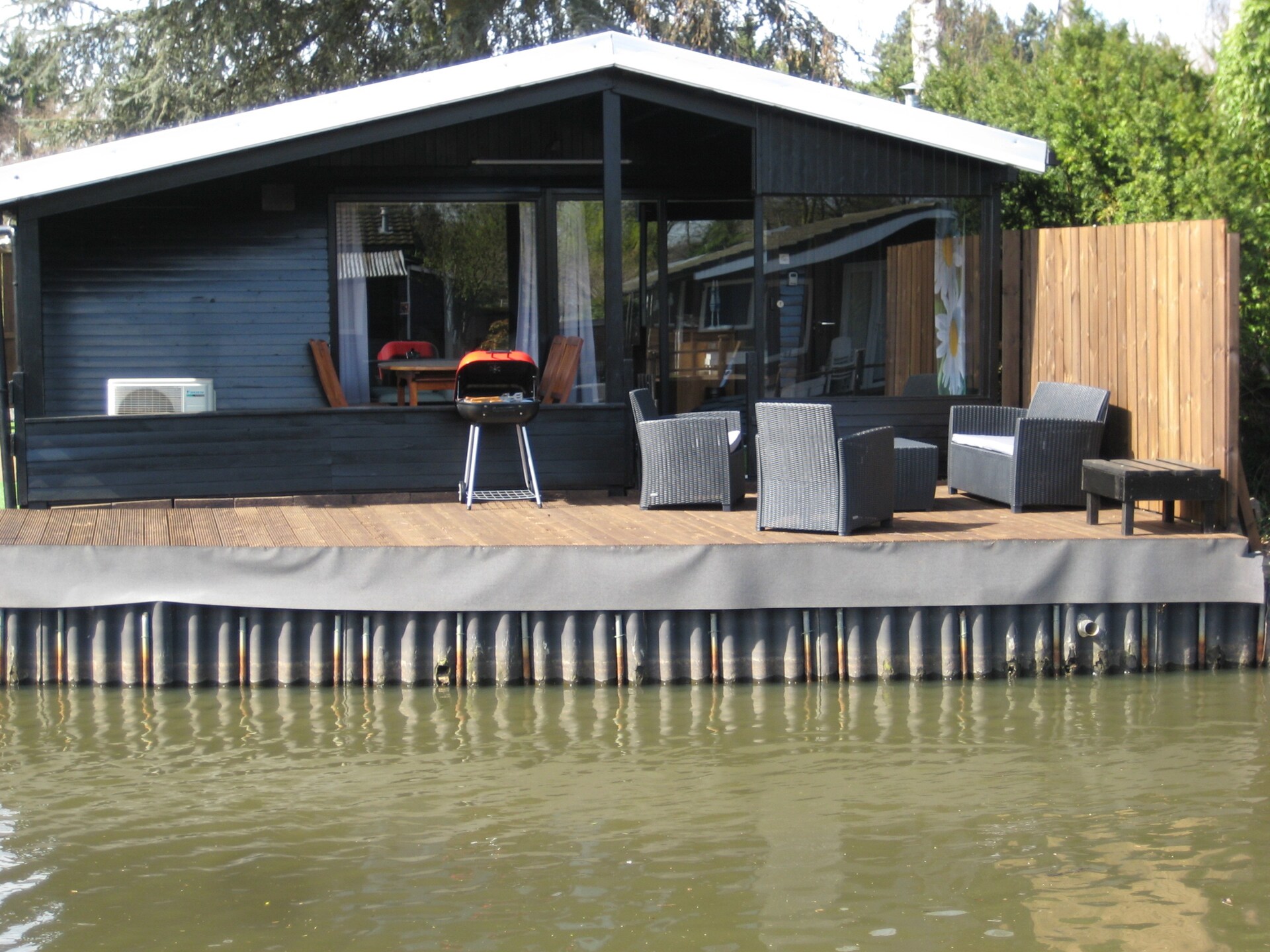 Vijverzicht – Modern vakantiehuis aan het water in Geel - foto 9