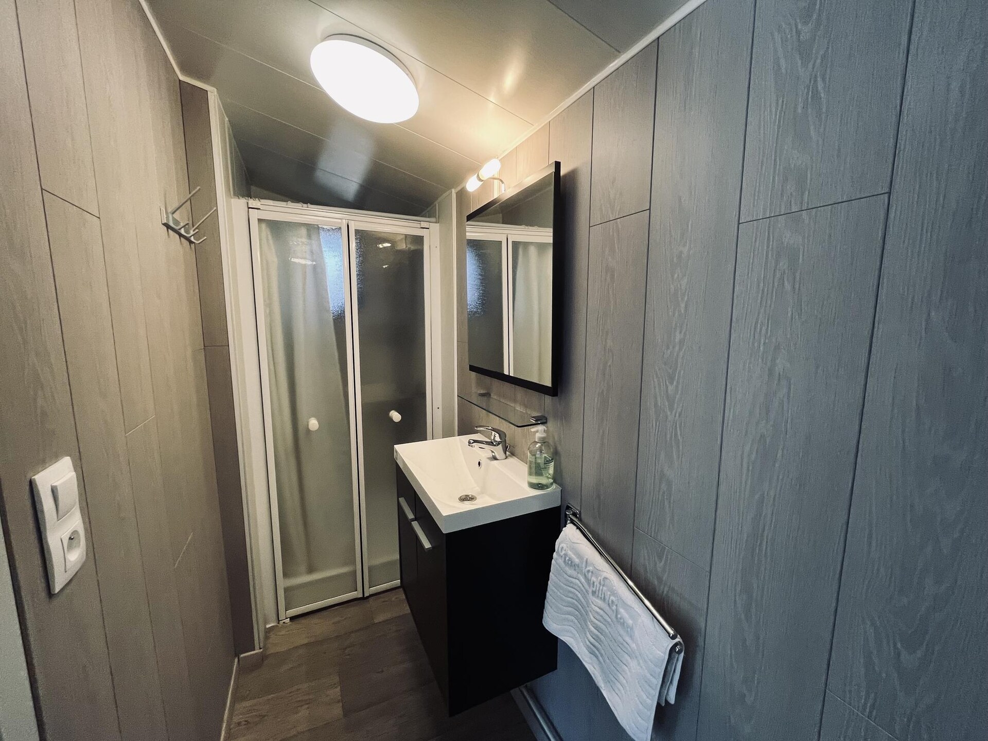 Vijverzicht – Modern vakantiehuis aan het water in Geel - foto 36