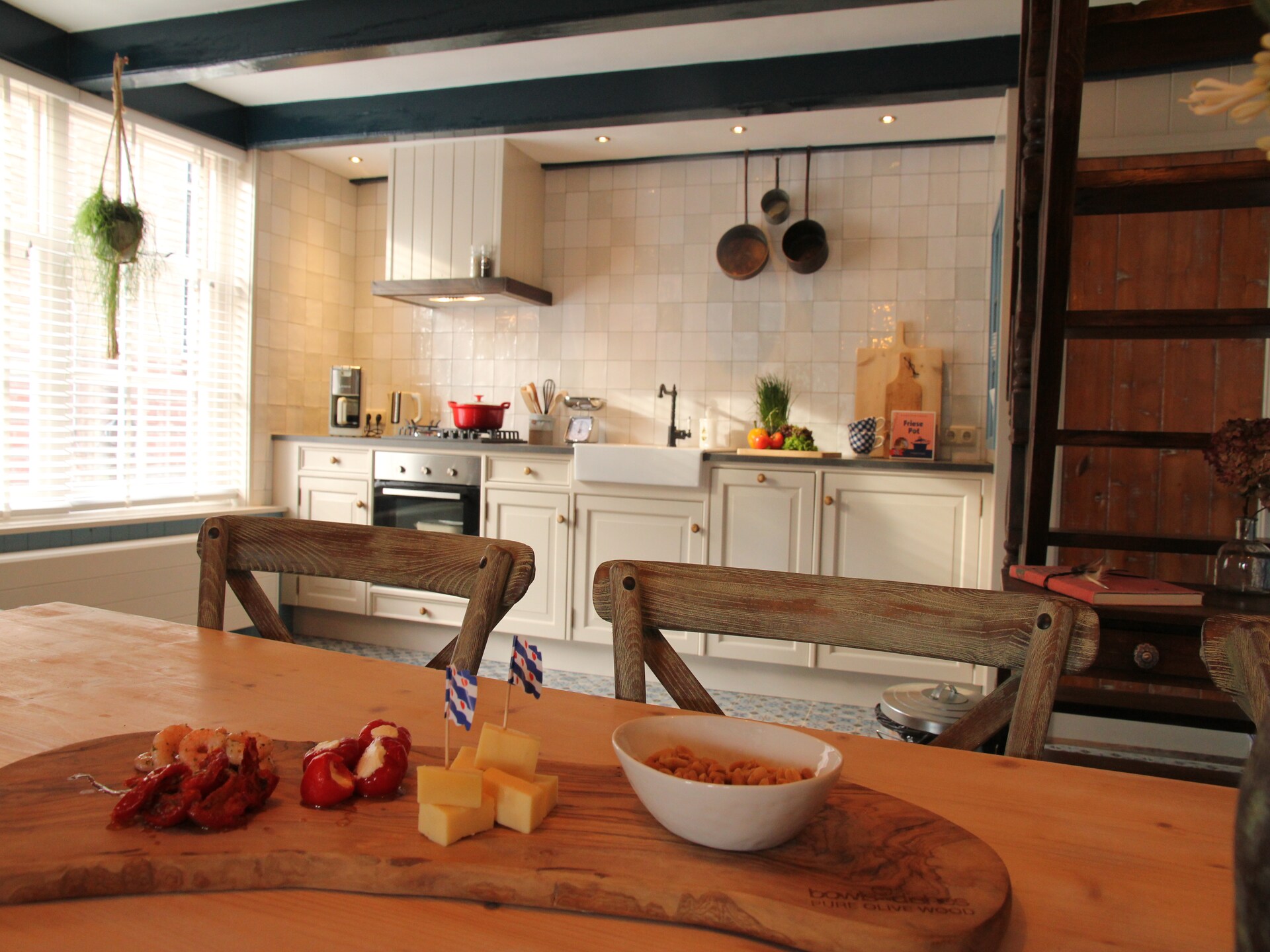 Skippers Inn: Sfeervol vakantiehuis aan het water in Hindeloopen - foto 17