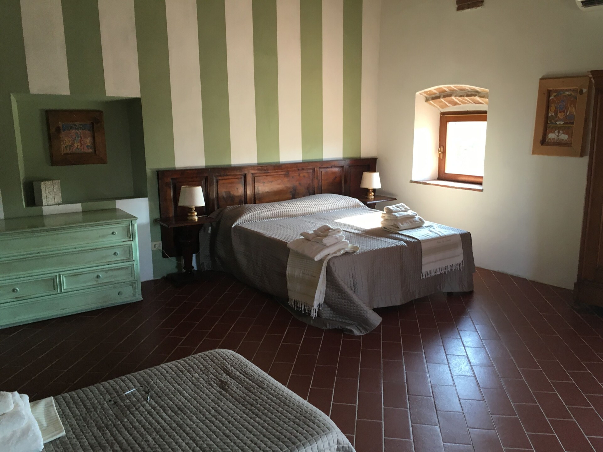Privézwembad en rust in Chianni: ruim vakantiehuis voor 26 personen - foto 15